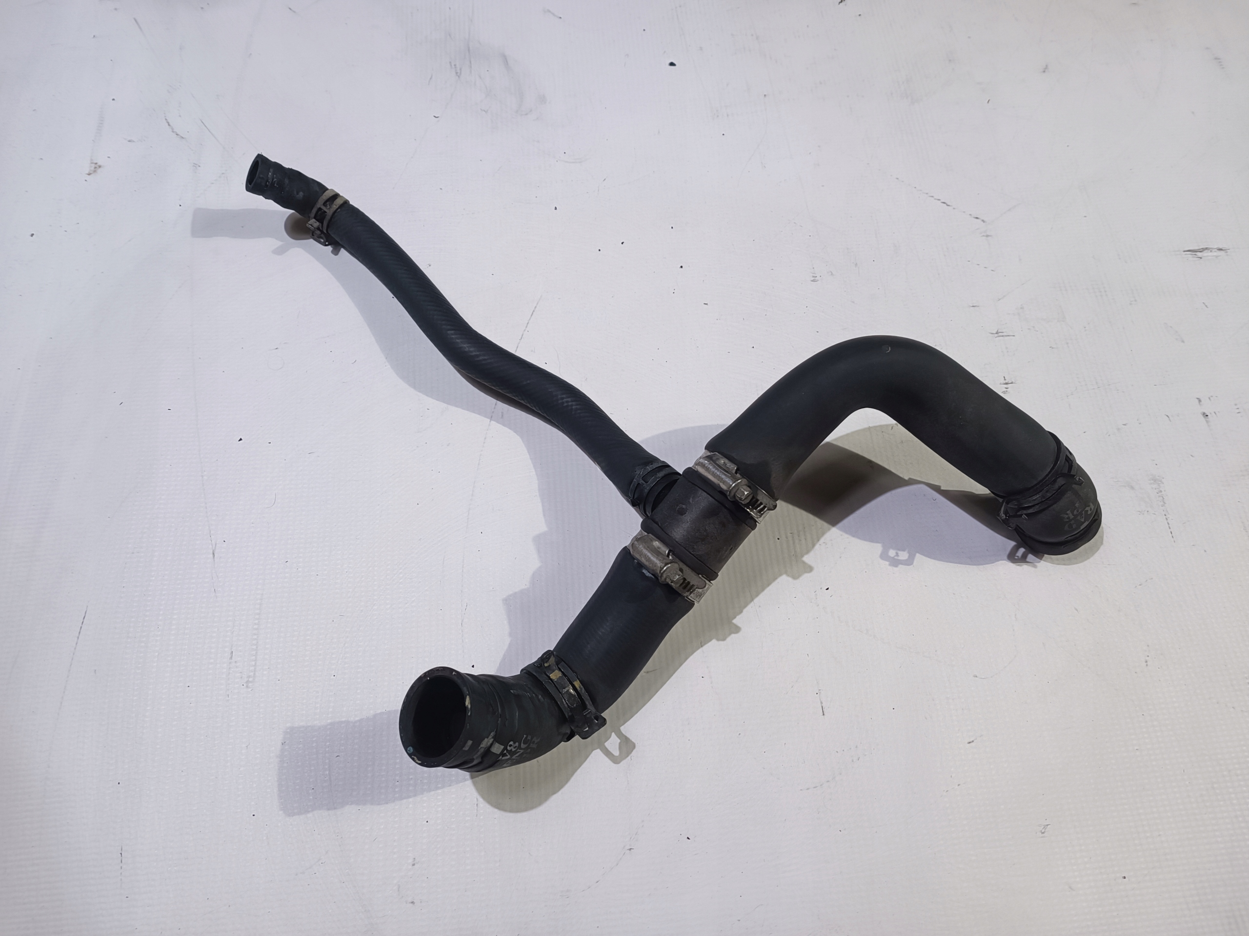 hose przeod radiator lower trojnik Chevrolet Camaro SS 6.2 2009