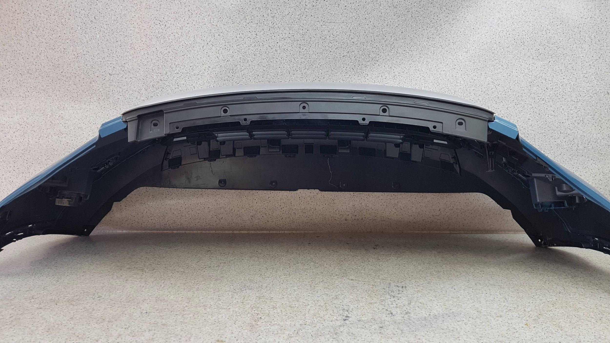 VOLVO XC40 C40 RECHARGE bumper front 31690933