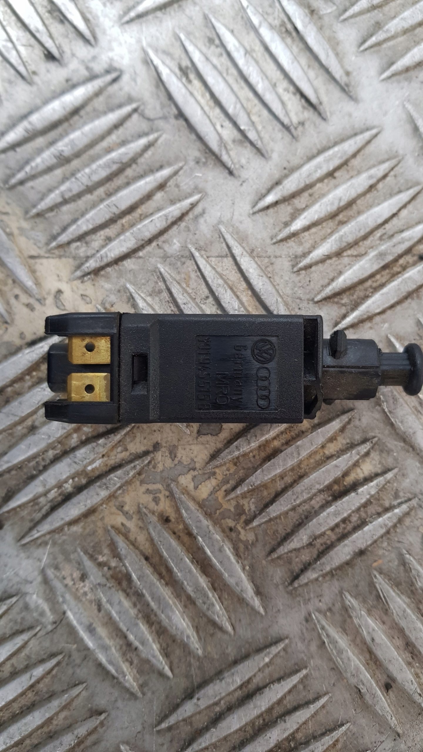 VW GOLF A3 TOLEDO Sensor STOP Bremse 191945515B