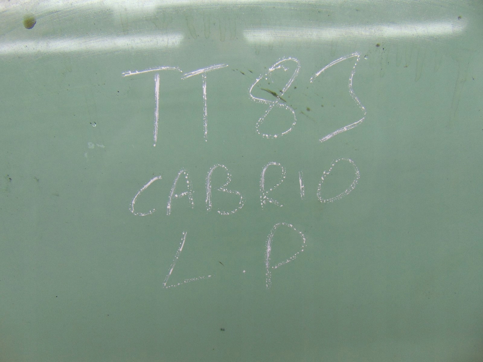 okno dveře levá předek TT 8J CABRIO