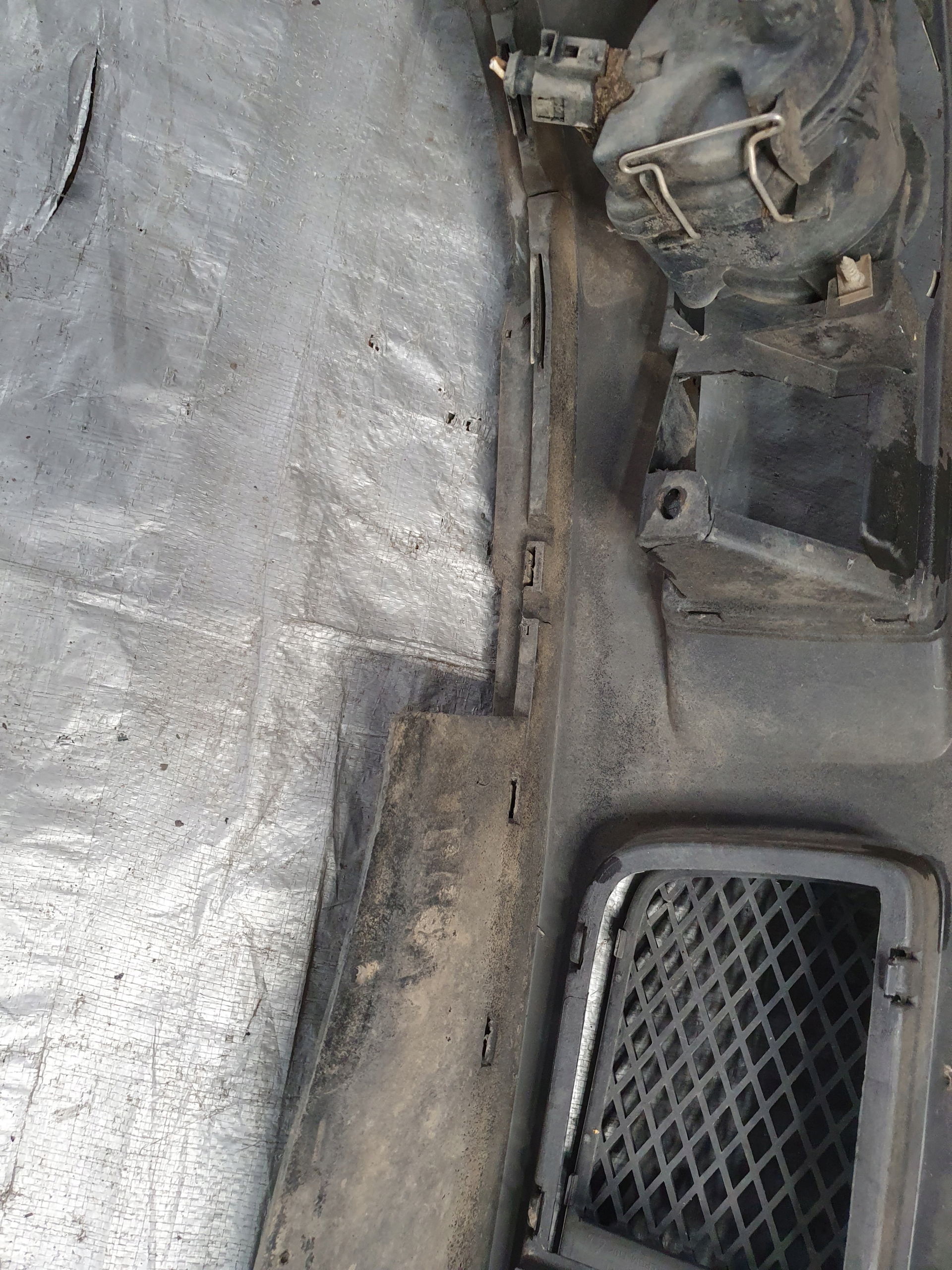 bumper front VW VOLKSWAGEN POLO III LIFT LAK. LC9Z
