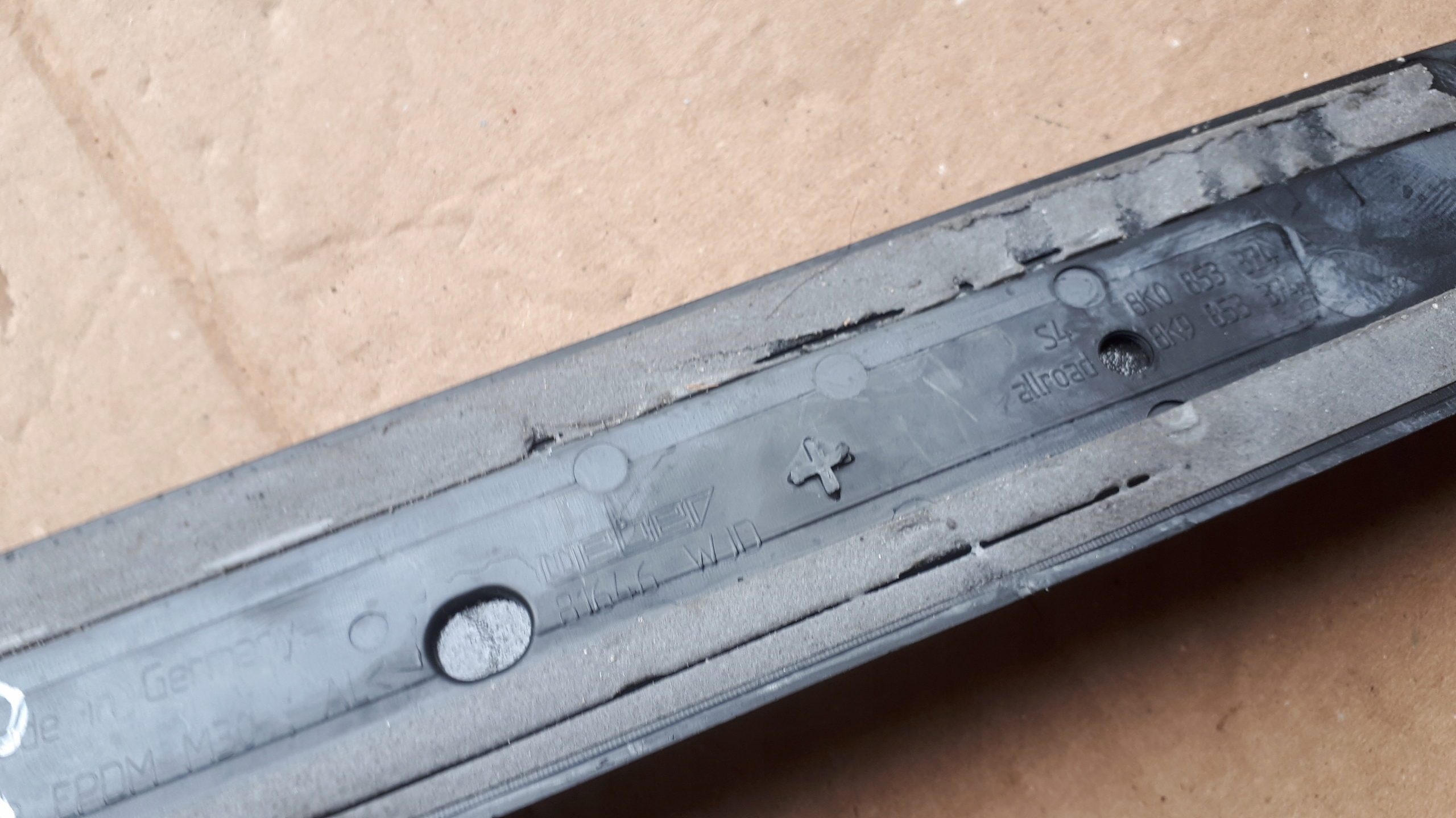 S4 B8 LIFT moulding cap threshold right front