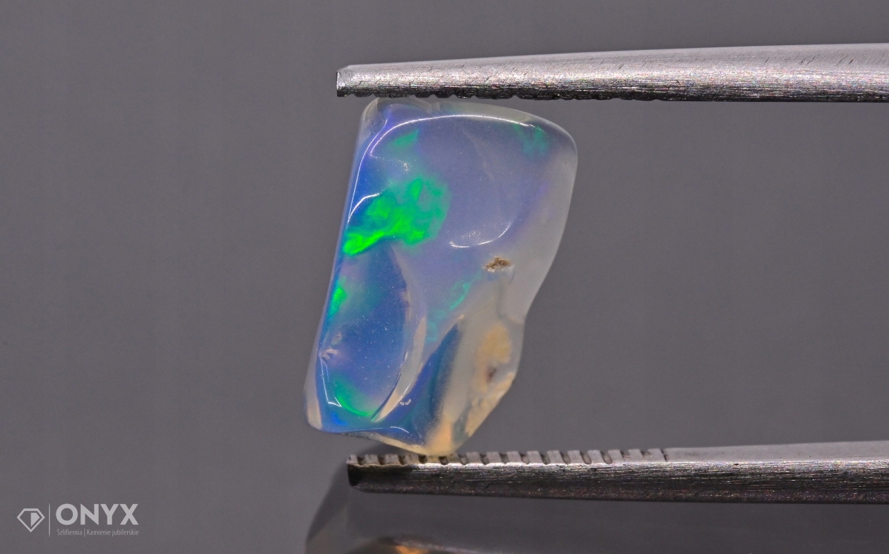 Opal z Etiopie hrudky 10,5x6,5 mm