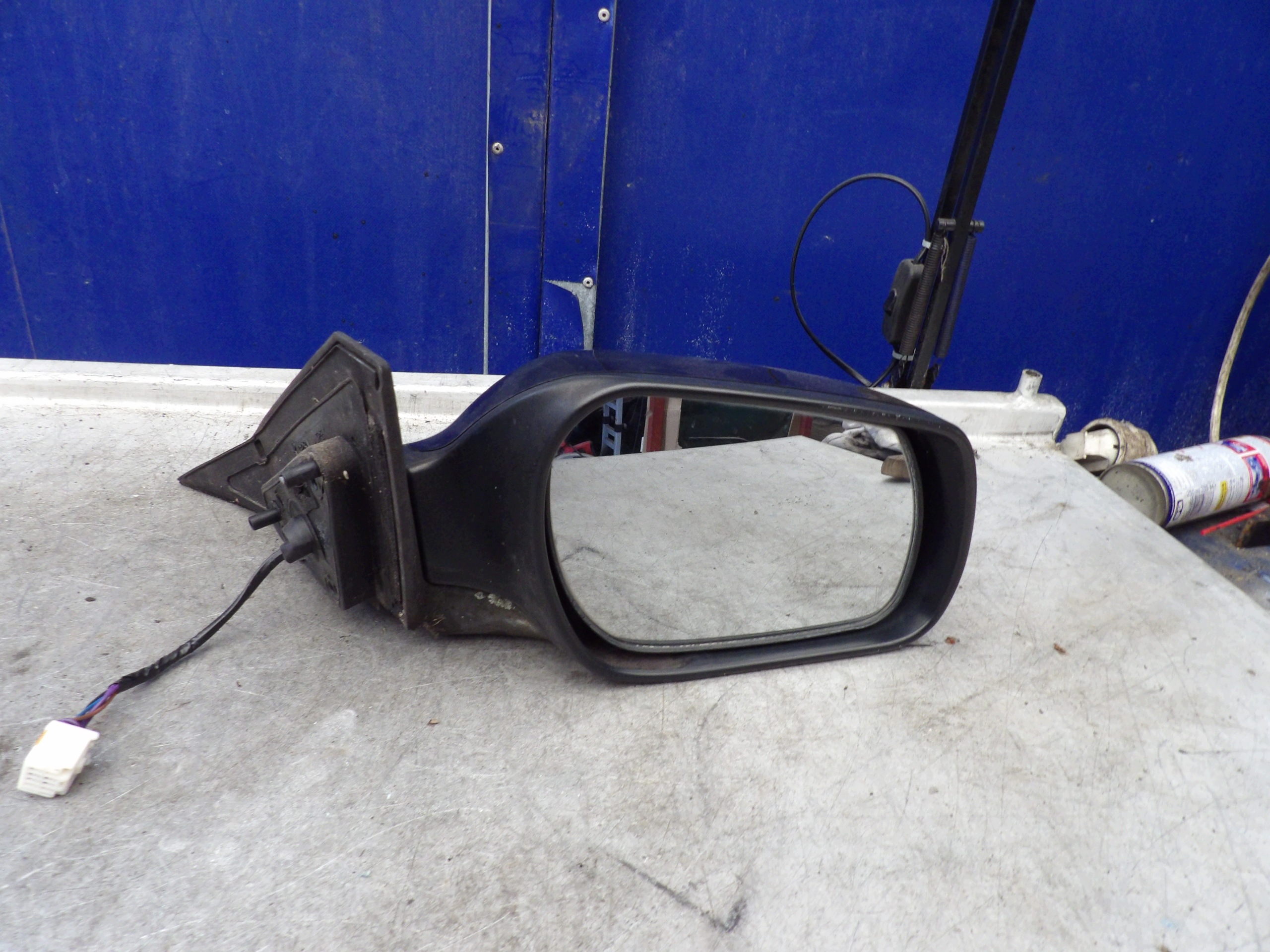 Mazda 6 and mirror right 5 vertical