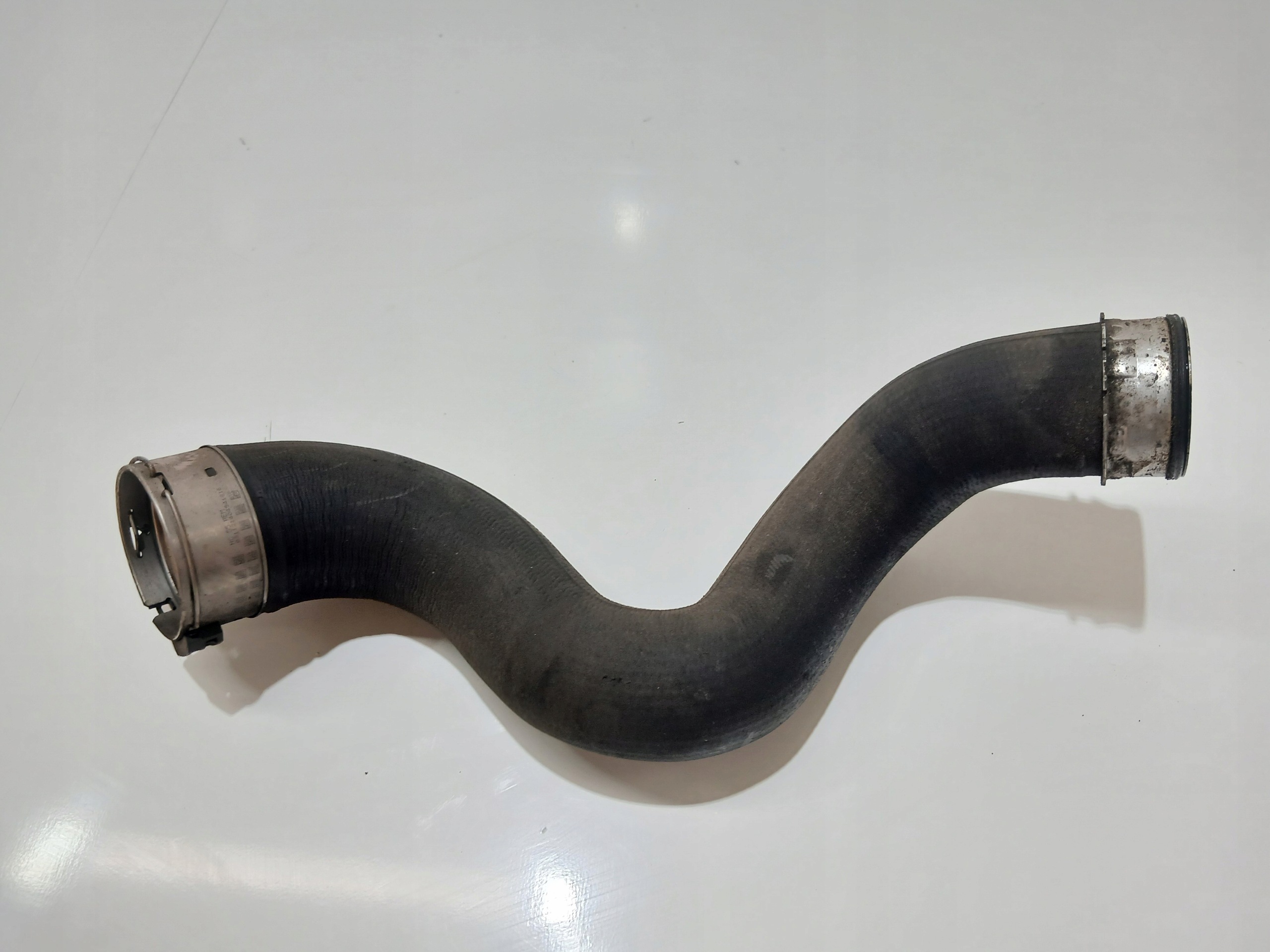 vedení hadice intercoolera BMW E90 E91 N47D20C OE 4737924