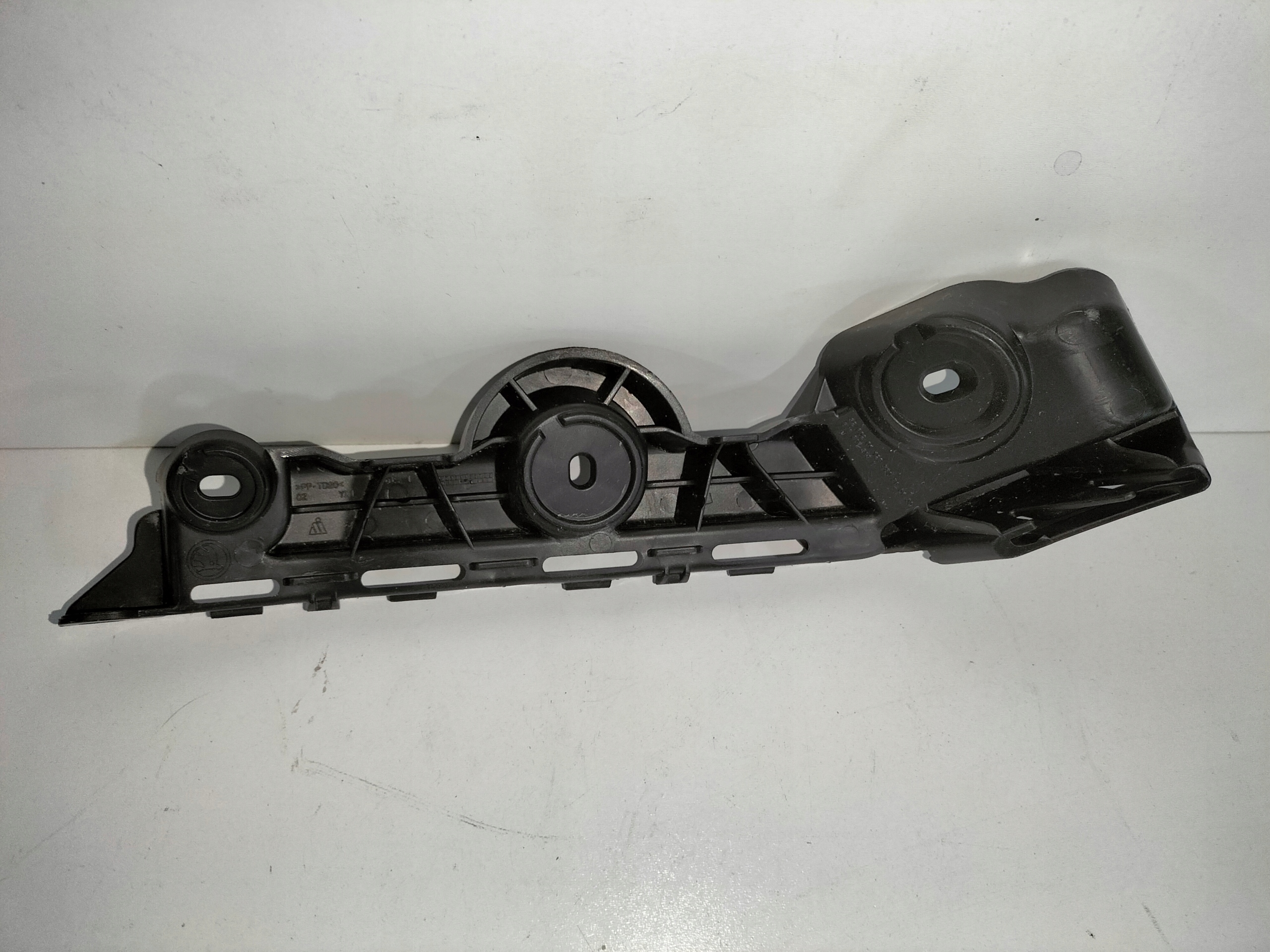 bumper bracket rear part left SKODA FABIA III LIFT 18