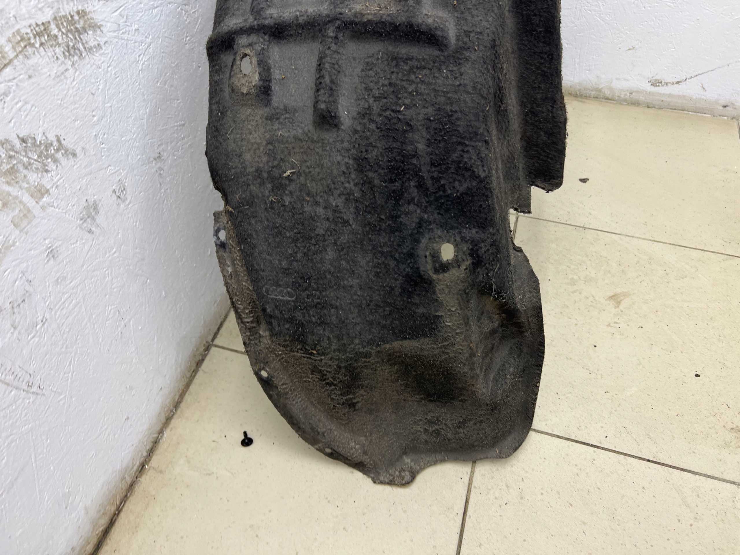 AUDI A4 B8 mudguard left rear part rear. 8K0810171B EU