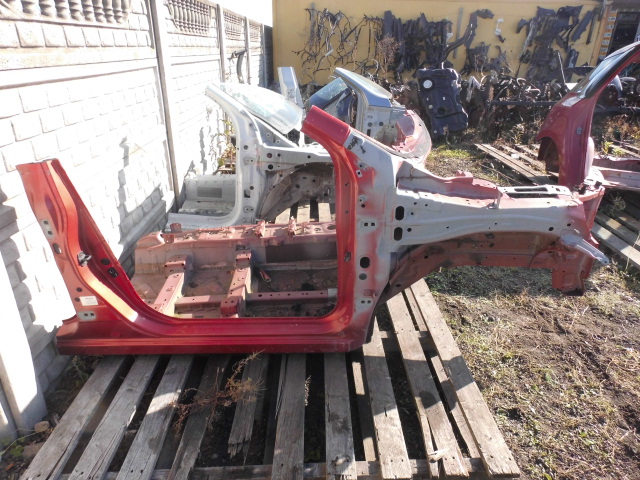 KADJAR PODŁUŻNICA PRAWA PRÓG SŁUPEK A B TENNP Producent części Renault OE