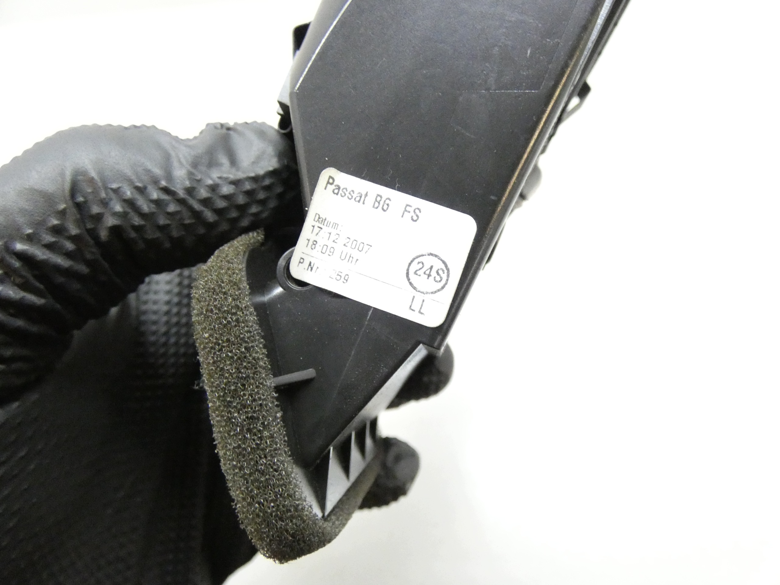 grid air conditioning devices left VW PASSAT B6 05-10 3C1819701E
