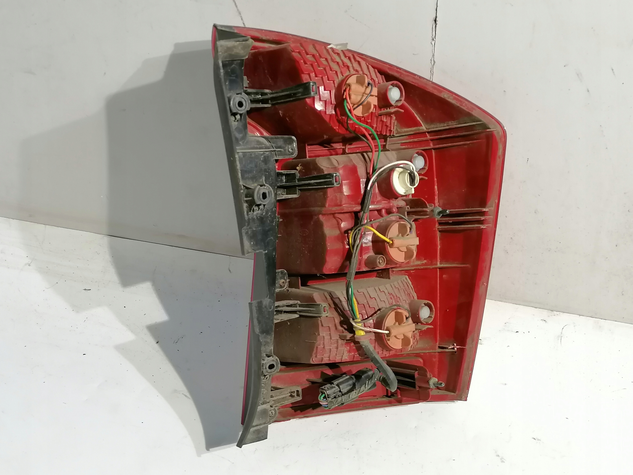 Kia Carens III 3 light left rear part rear
