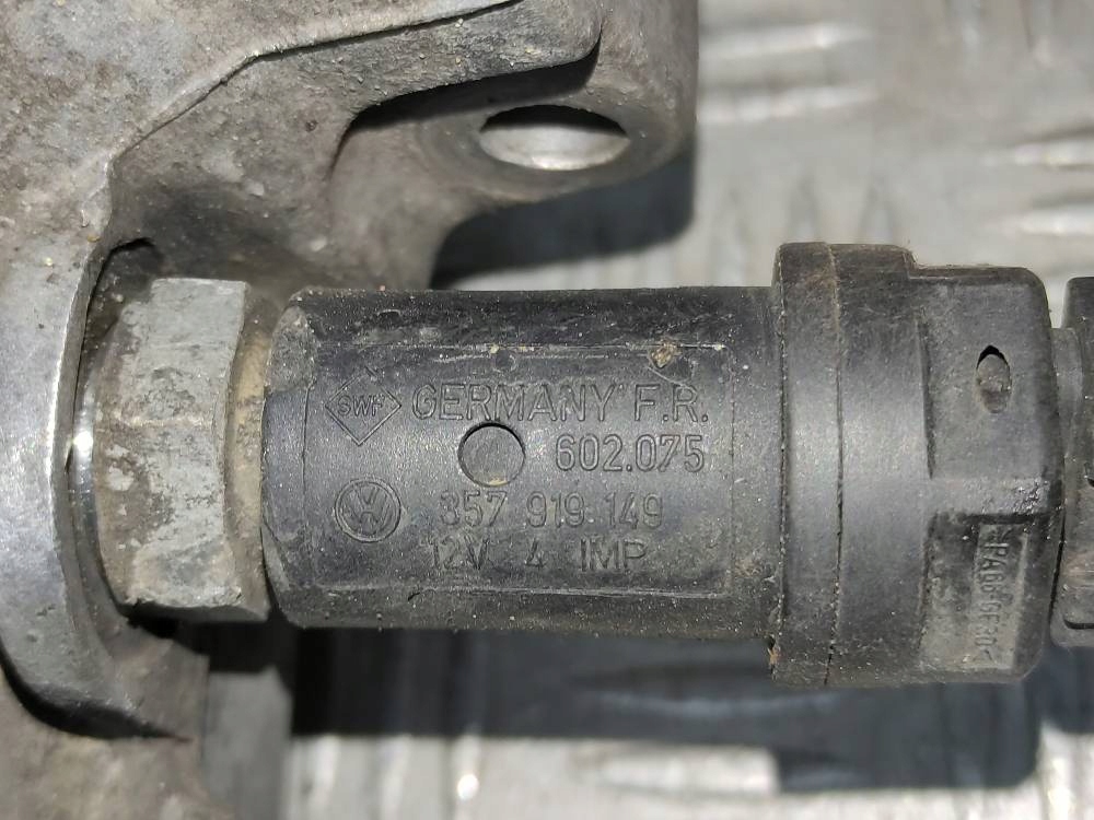 LAPA PODPORA POLOS PRAWY PRZOD TRANSPORTER T4 2 4 Part number 02B409320C