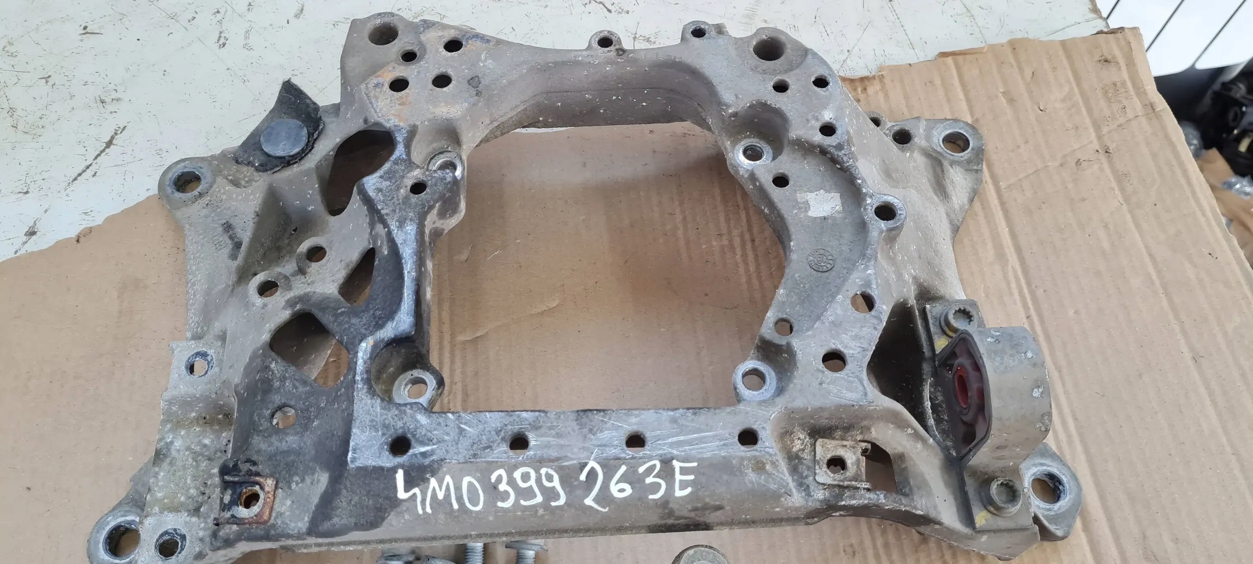 Q7 4M II Halter Halter Getriebe getriebe 3.0 TDI 4M0399263E