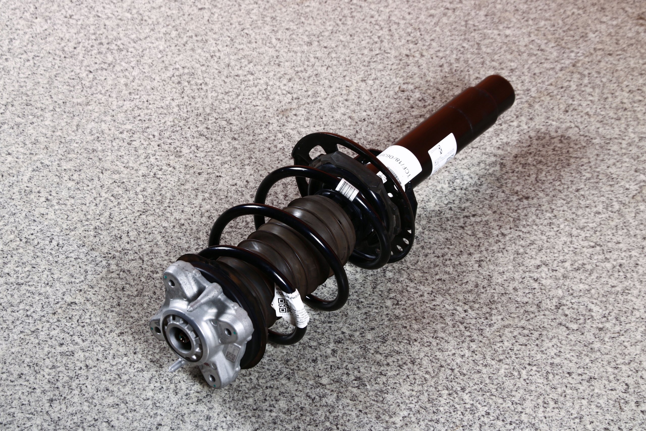 BMW G20 320i 325i shock absorber right front front 6885211 12350 km !!!