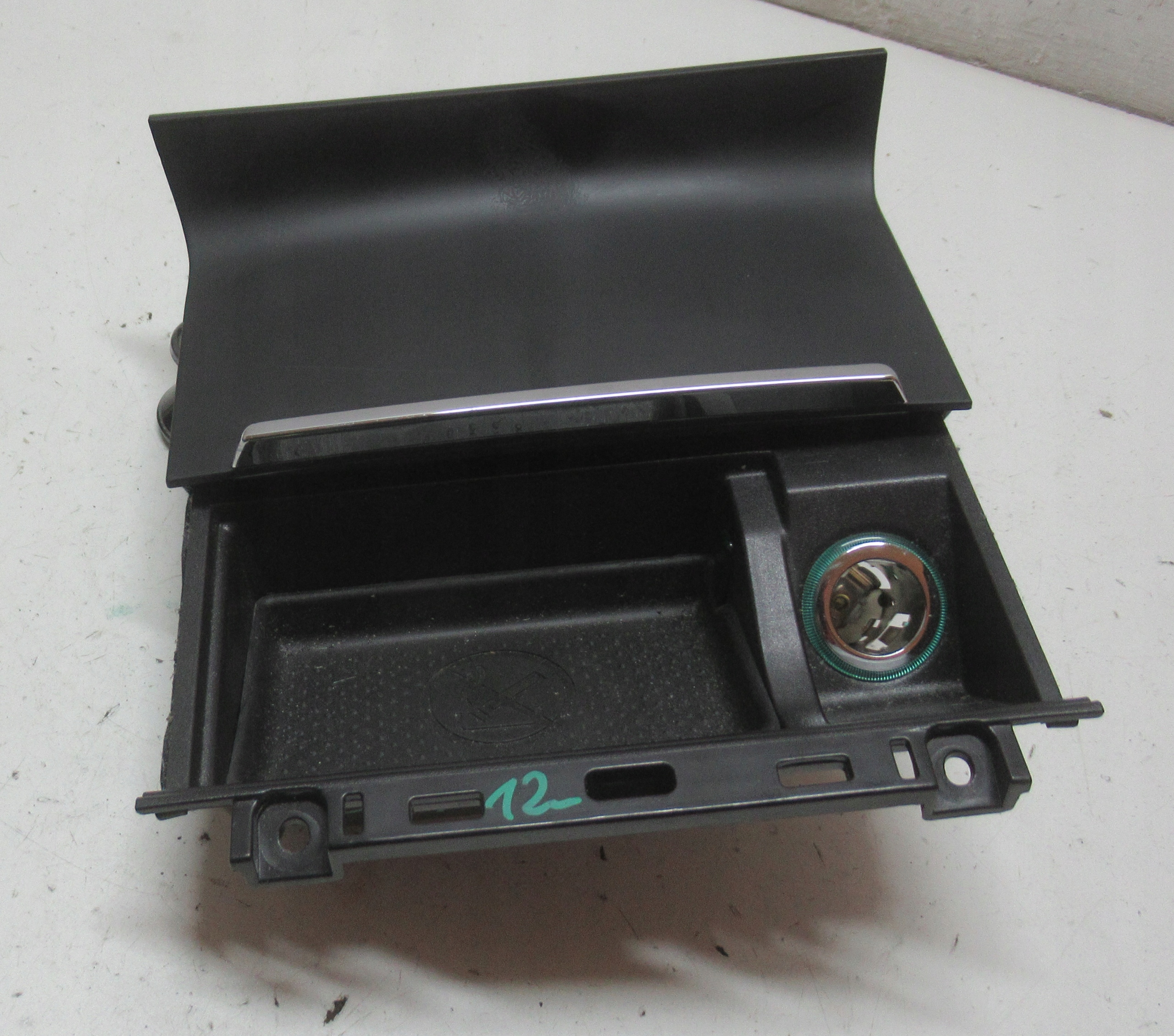 SKODA SUPERB II 12R ashtray passenger compartment 3T0857962B