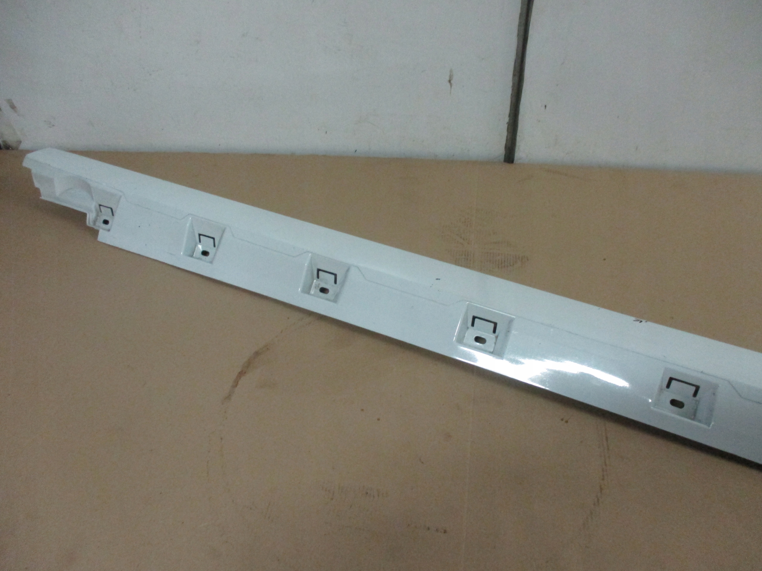 moulding threshold left VW Passat B8 3G0853857