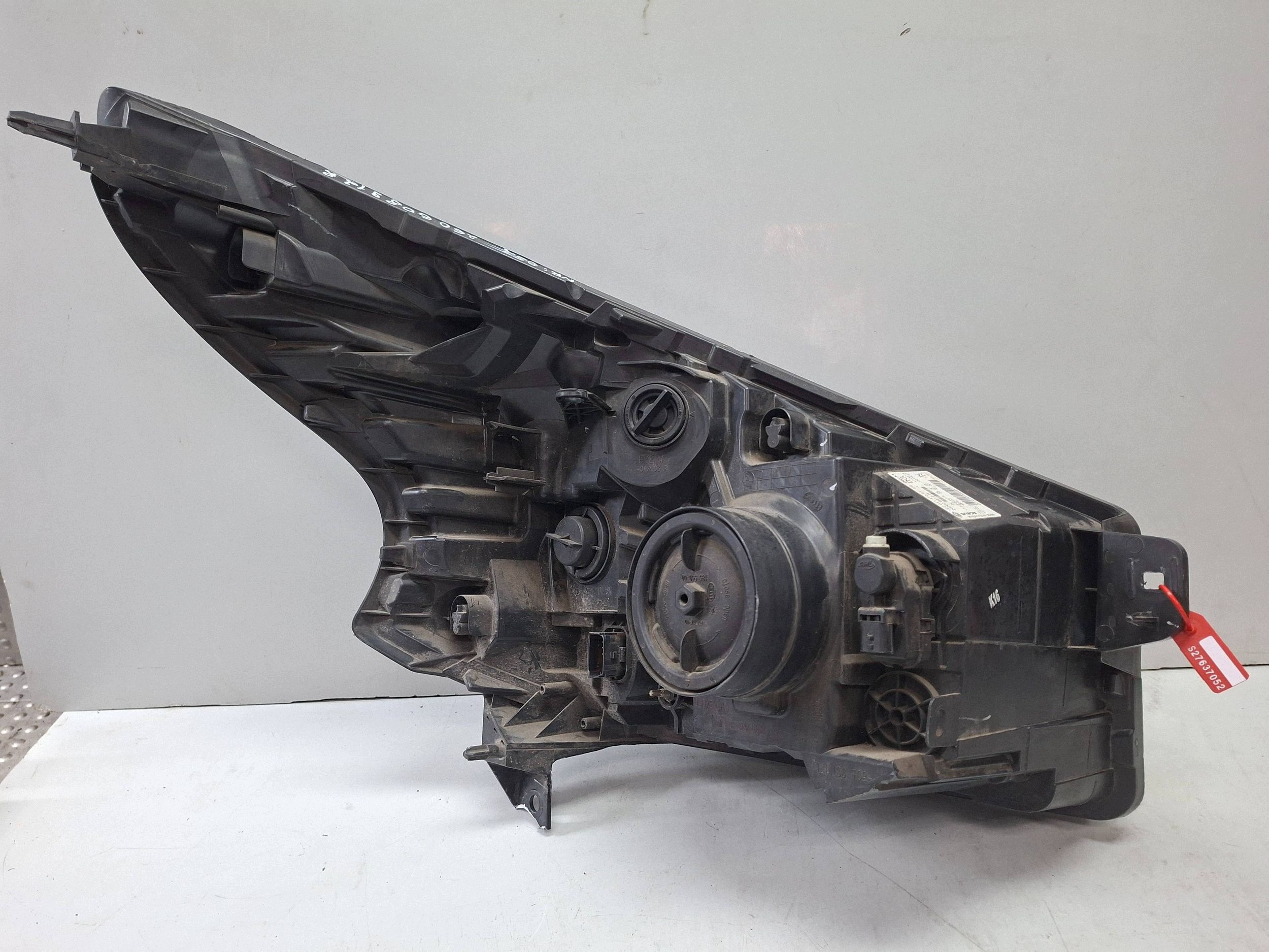 light front left 260608912R RENAULT TRAFIC III 2014