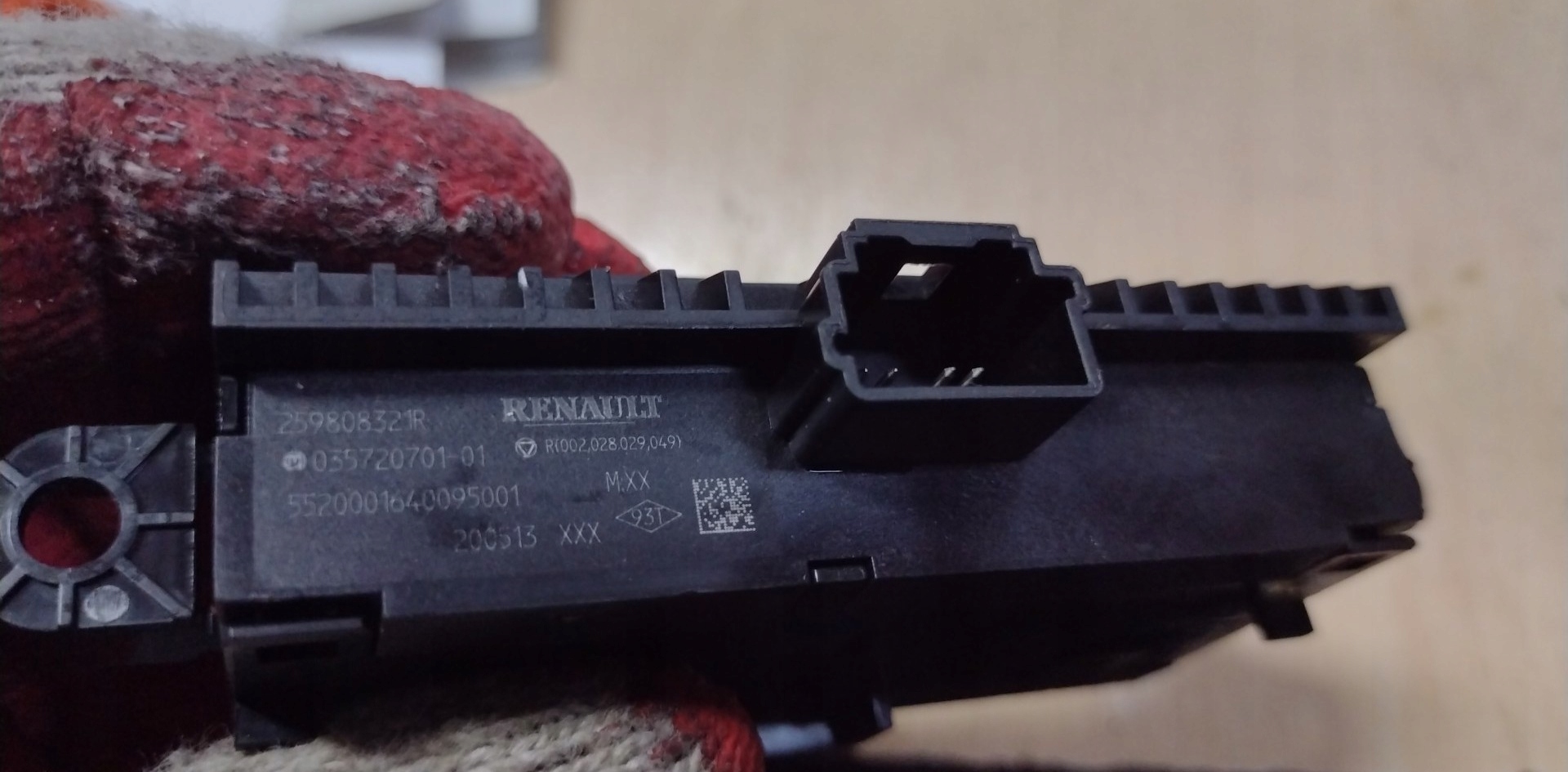 control panel switch CLIO V 259808321R STAN as new