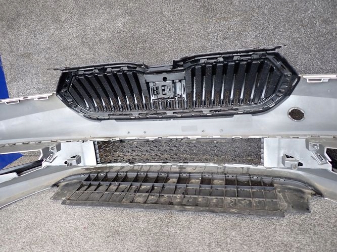 SKODA FABIA IV Frontstoßstange vorne air luft