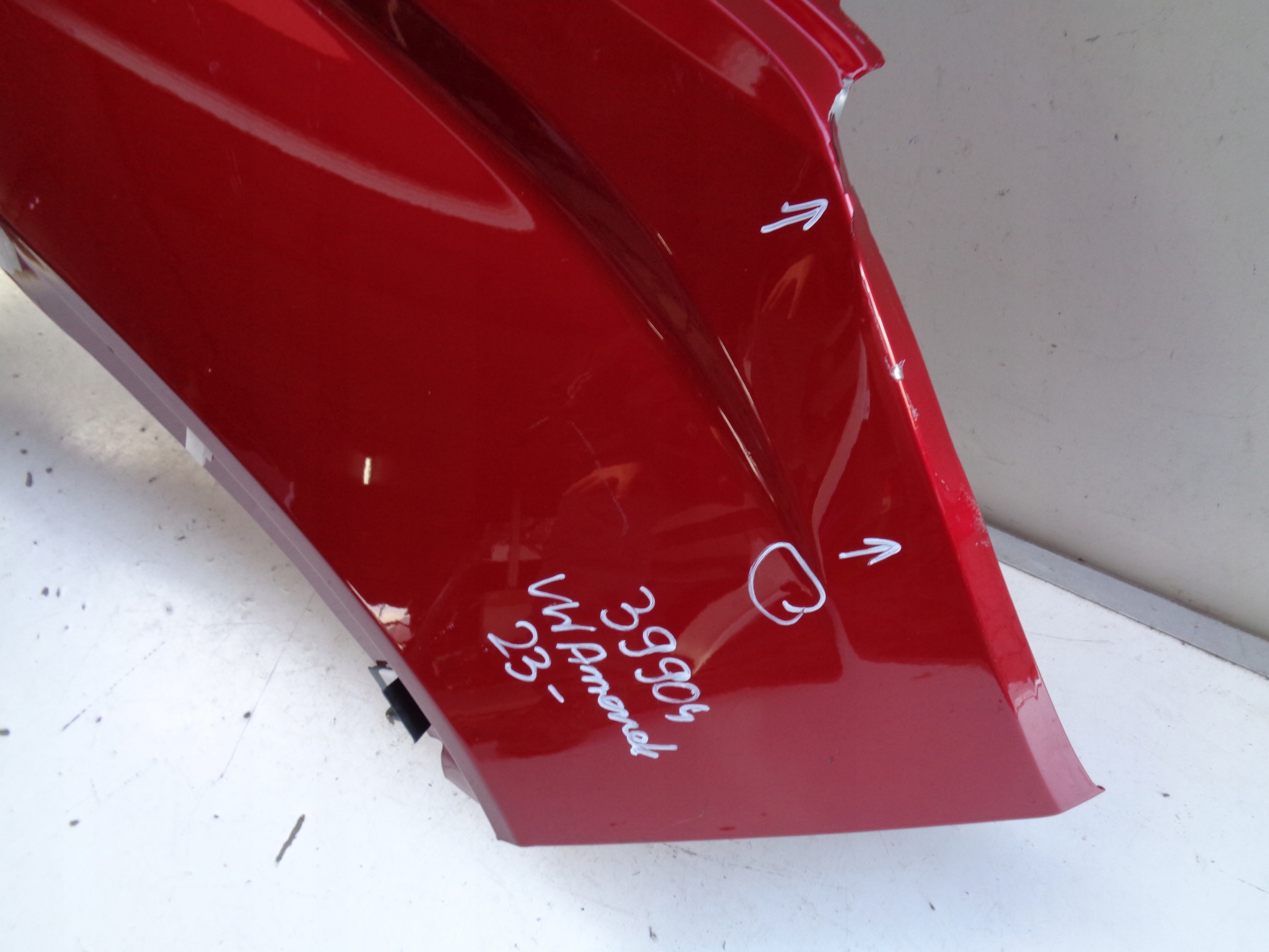 fender right front VW AMAROK 23- NR 39904