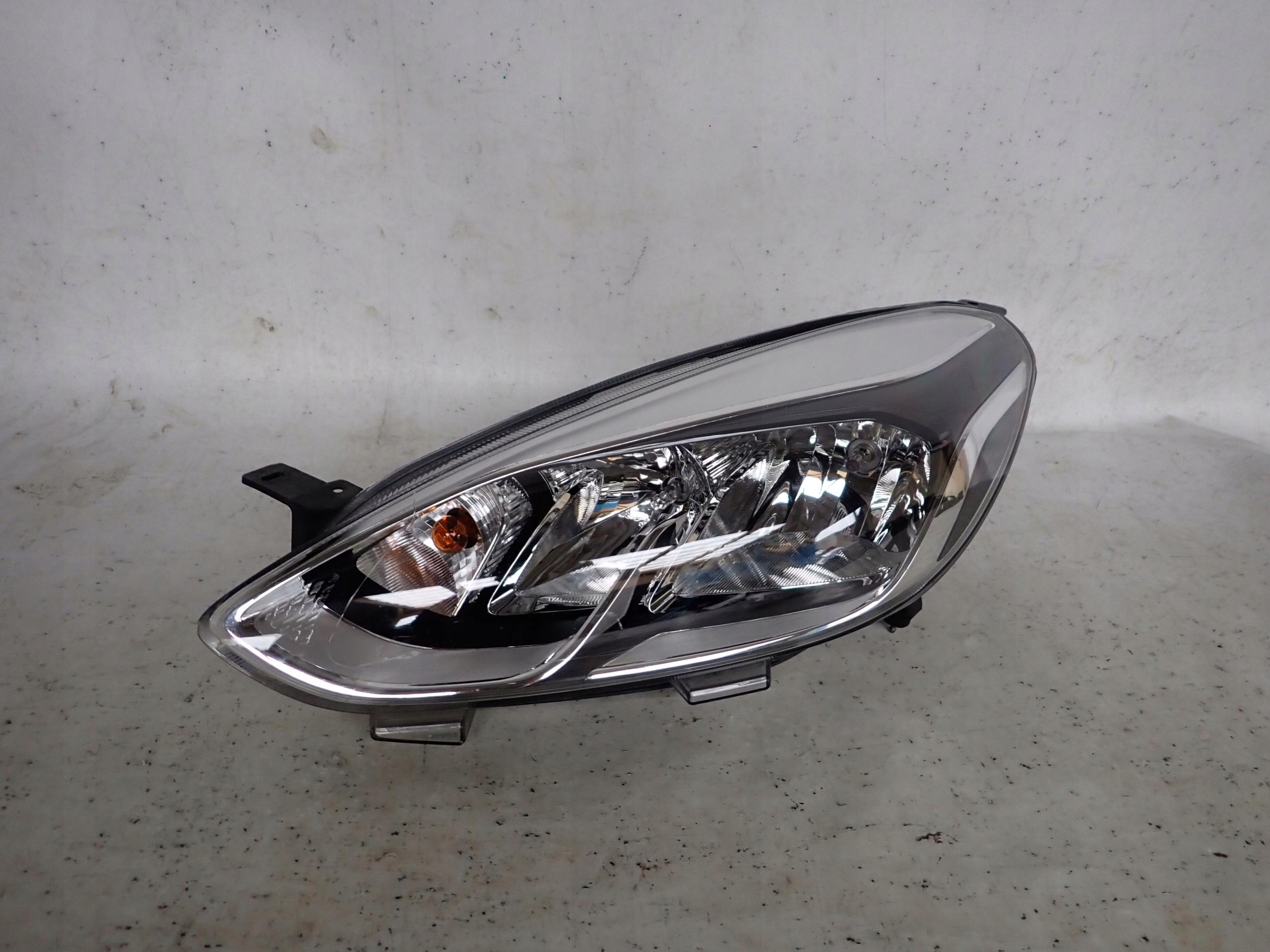 FORD FIESTA VIII 8 MK8 16-21 light front left