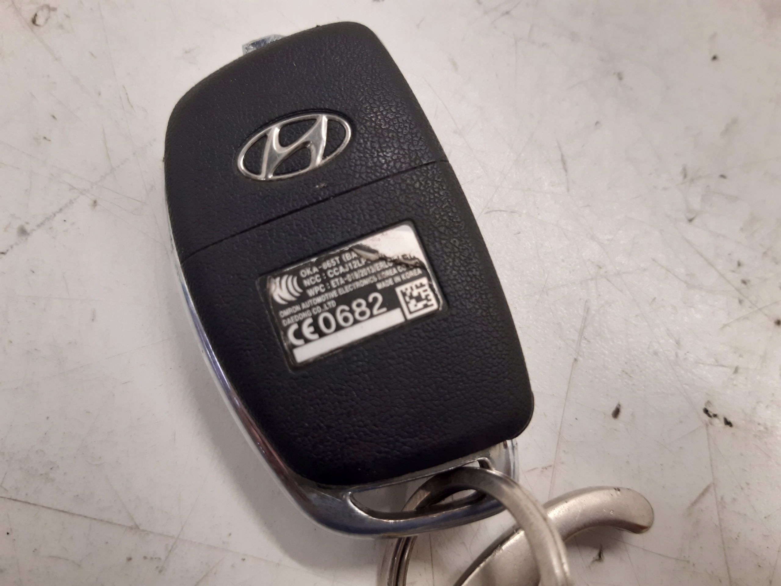 Pilot key OKA865T Hyundai i10