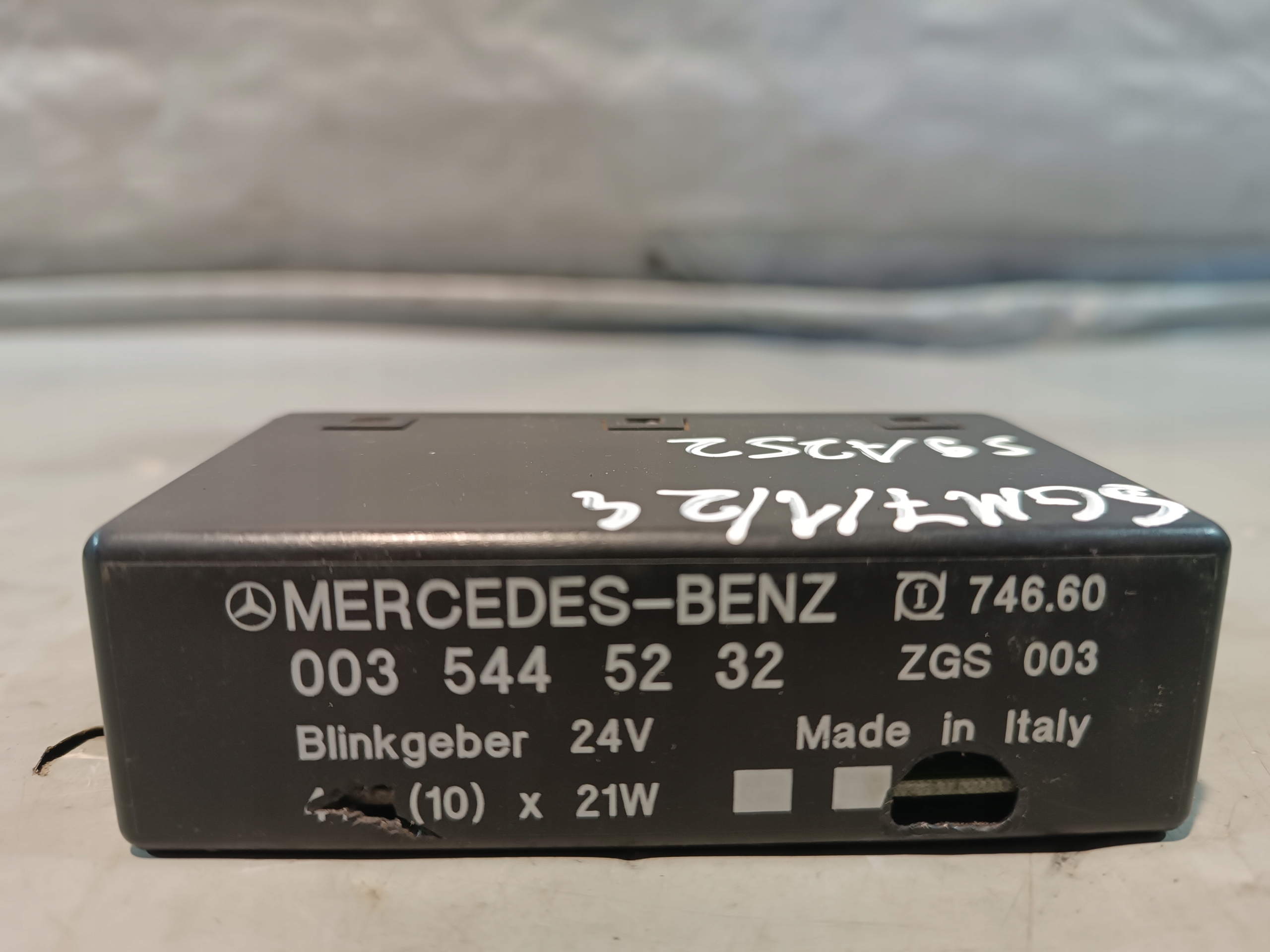 Relais Module Indicateurs de direction MERCEDES ECONIC 0035445232