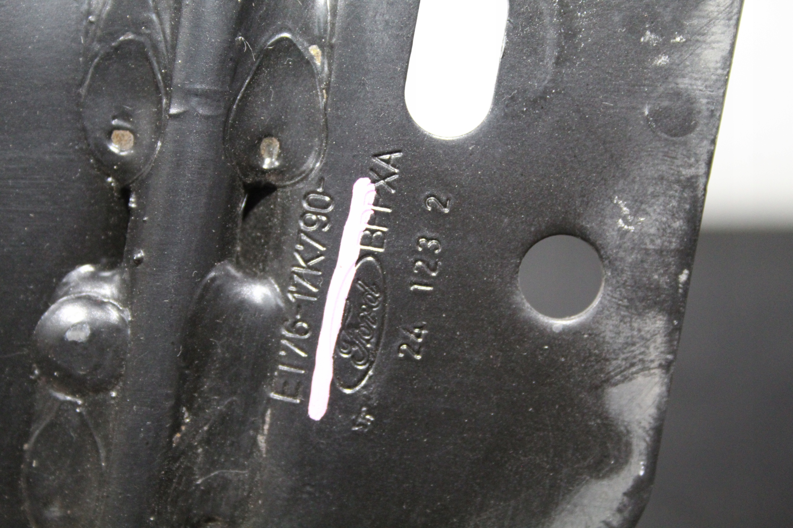 tow FORD TRANSIT COURIER LIFT ET76-17K790-BPP