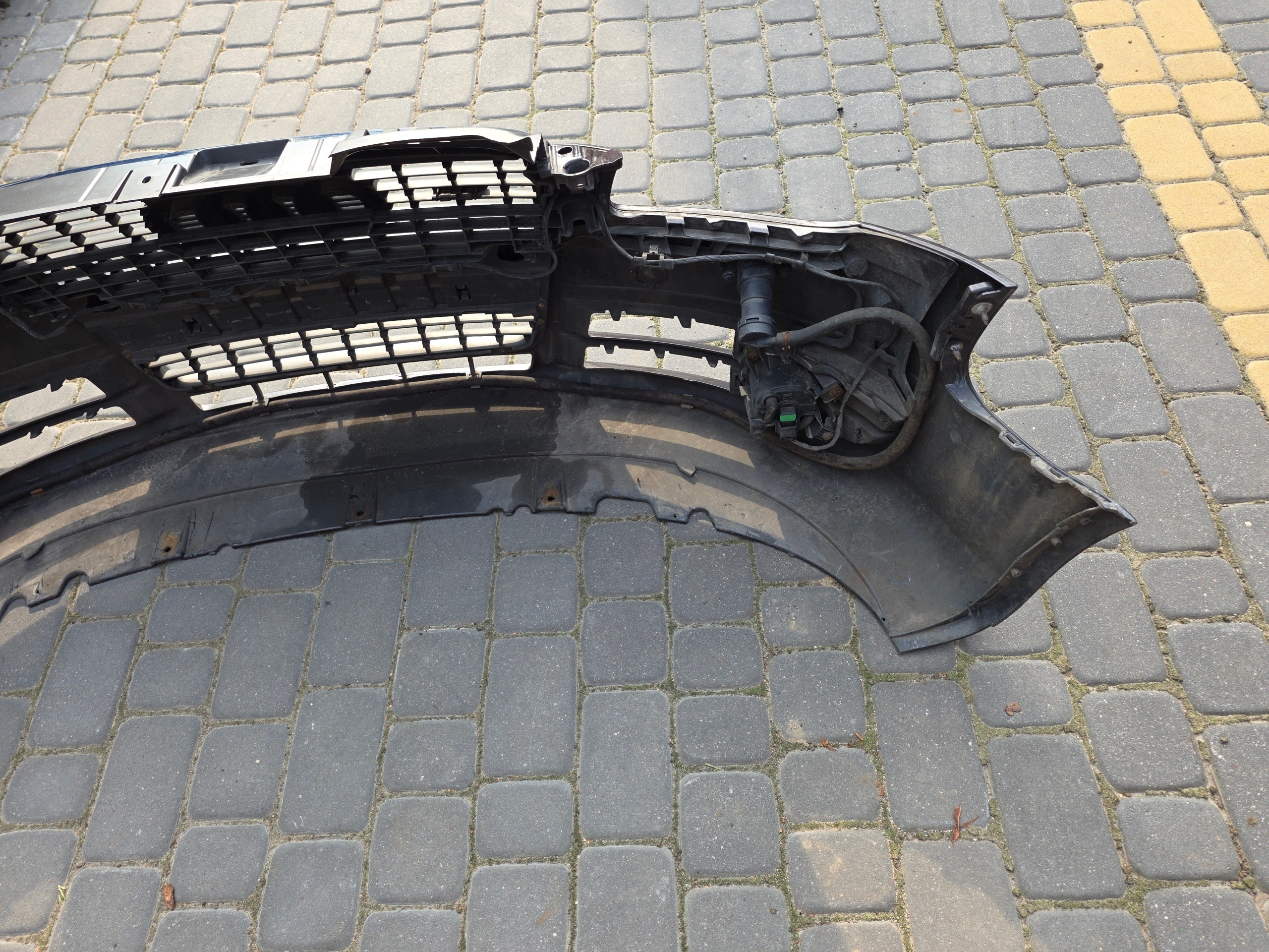 AUDI A4 B7 05-08 front bumper front XENON washers grille