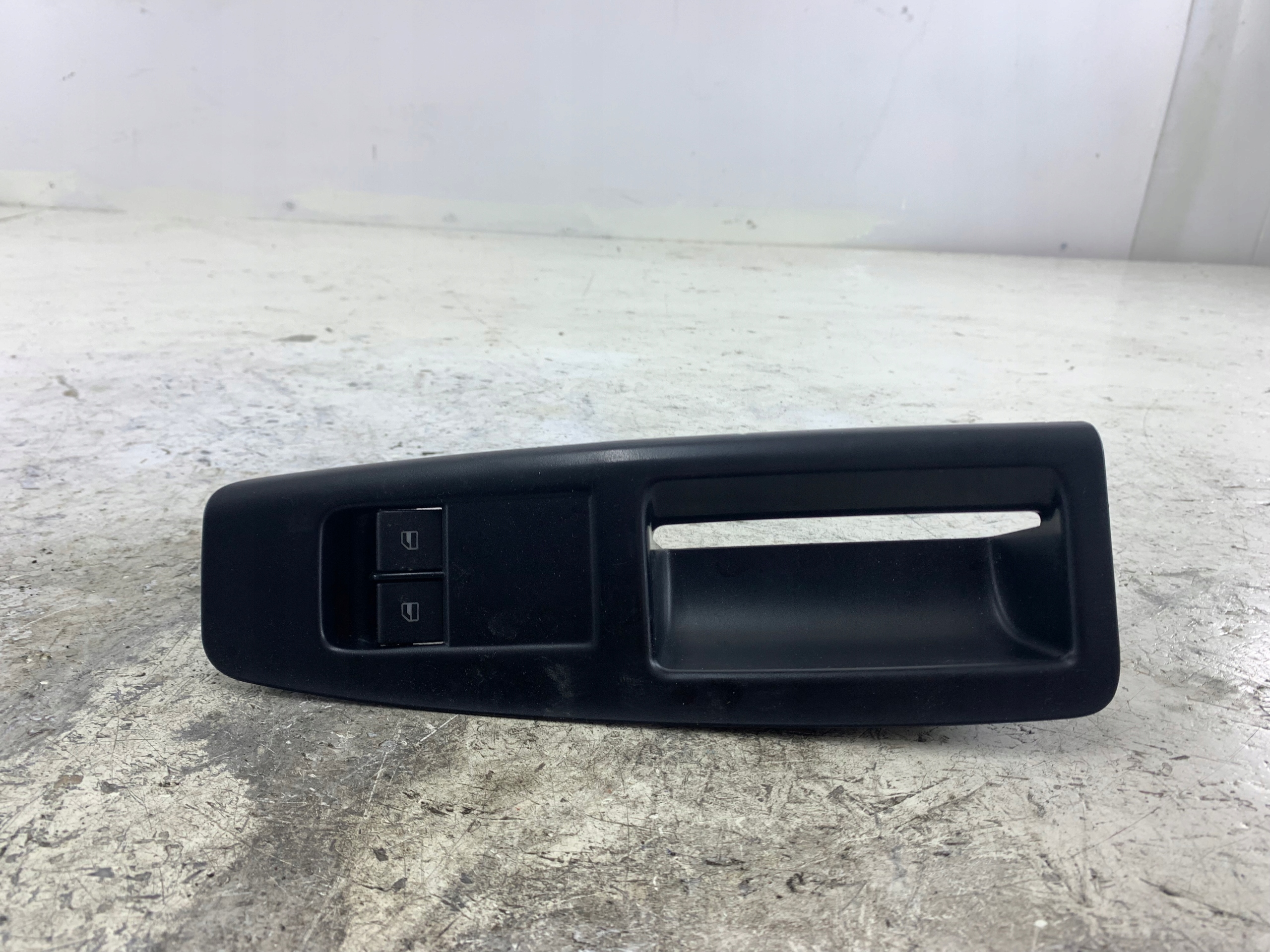 VW POLO 9N PANEL okna levý předek řidičů 6Q1867171F