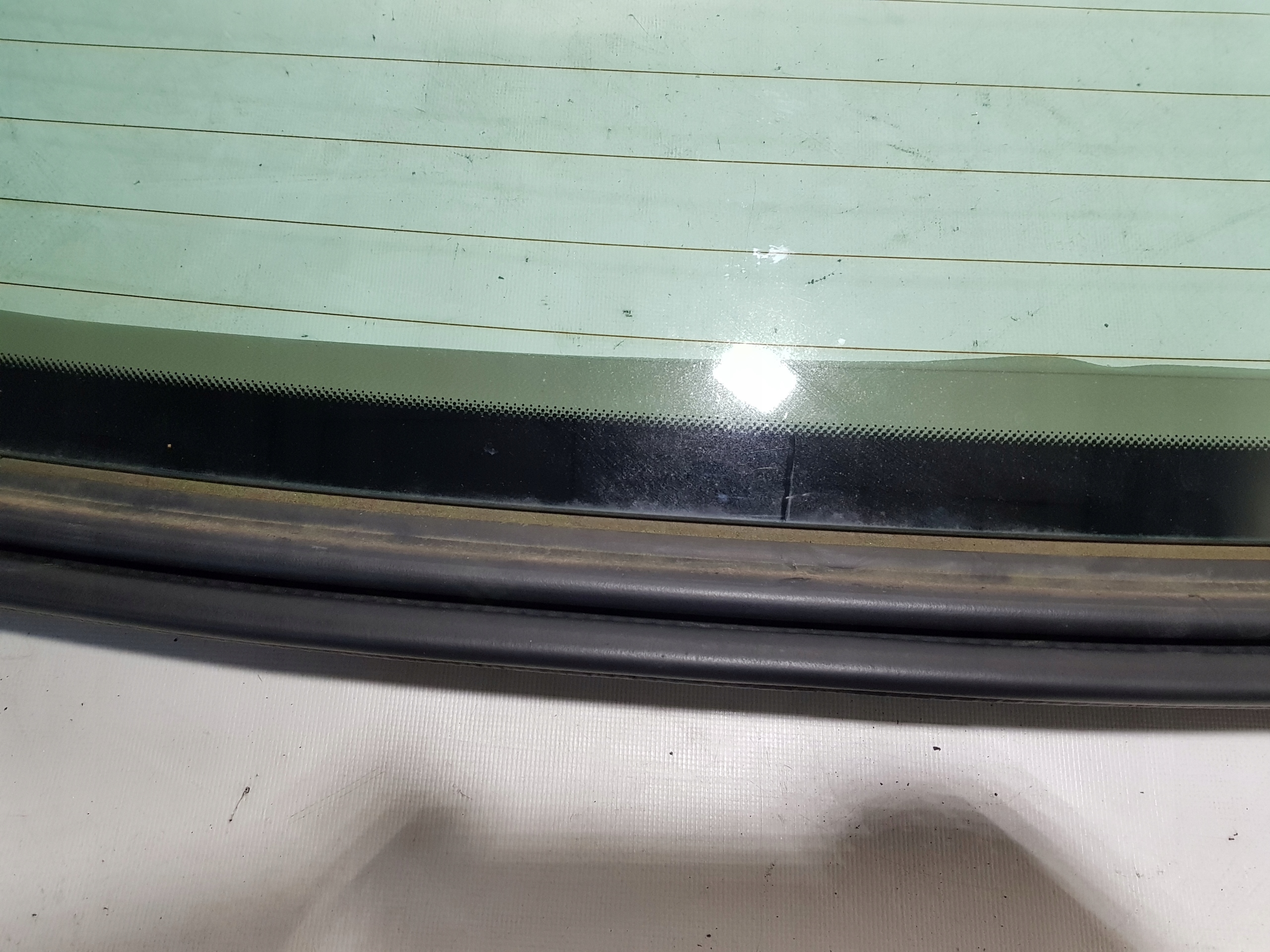 MERCEDES SL R230 W230 ABLAK hátso far