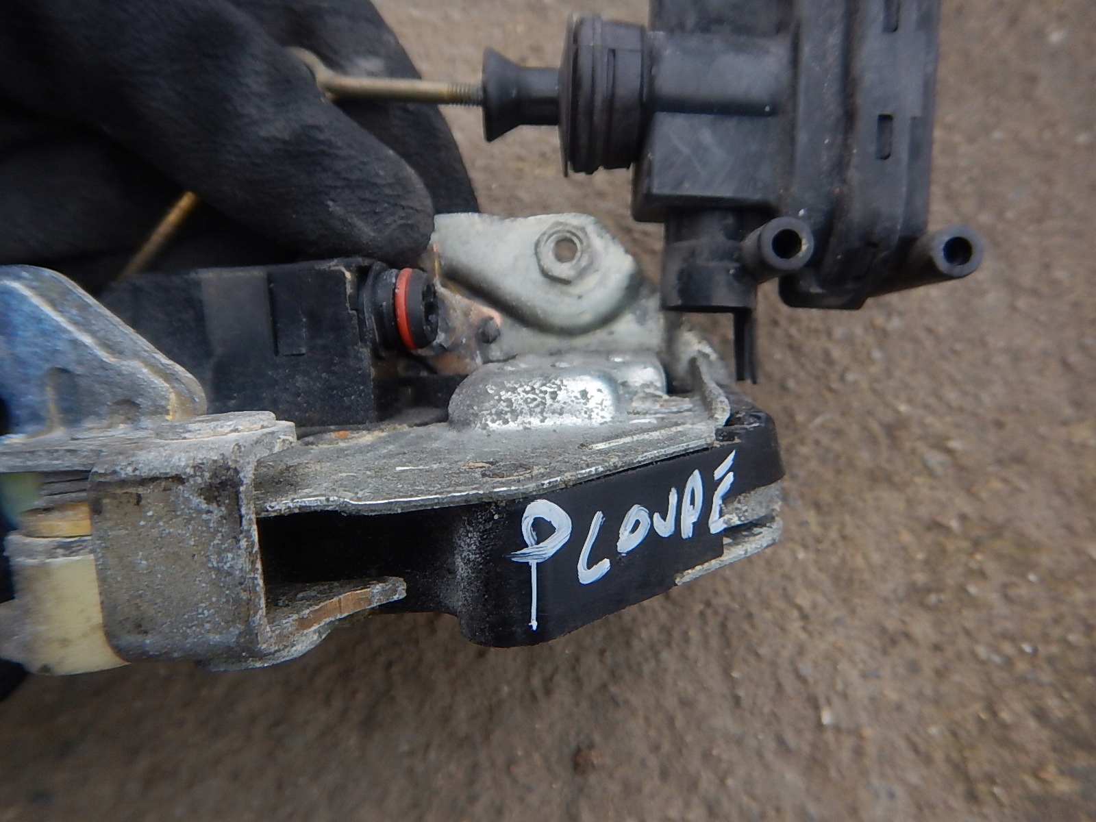 MERCEDES W124 COUPE lock door right front pump