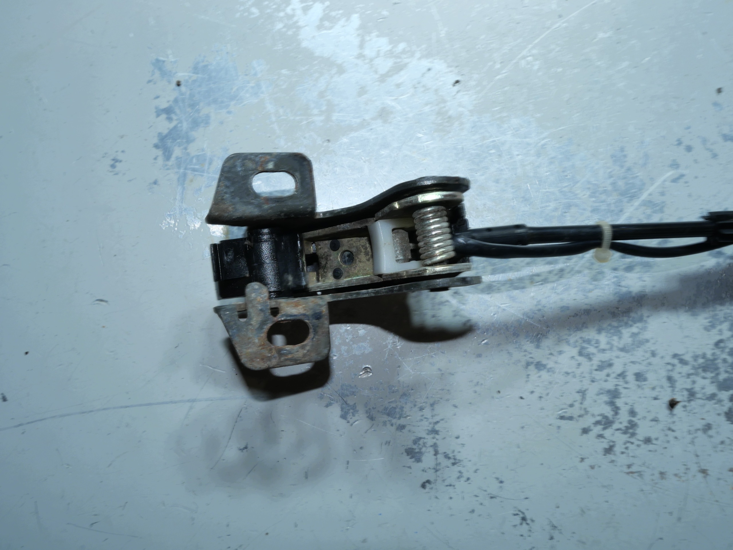 VW Caddy lock of rear bonnet boot 6K9827505