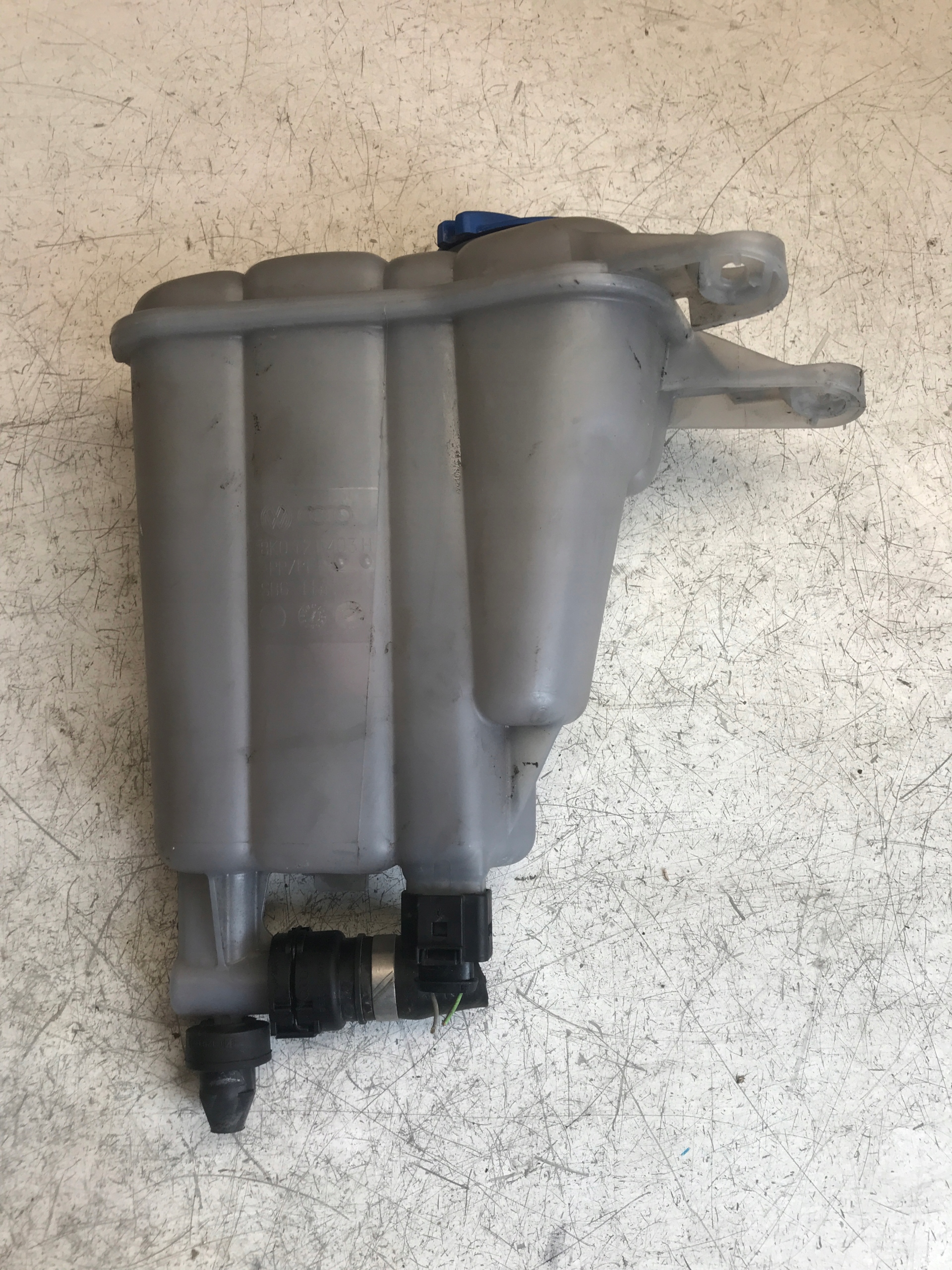 Réservoir eau AUDI A4 B8 8K0121403H