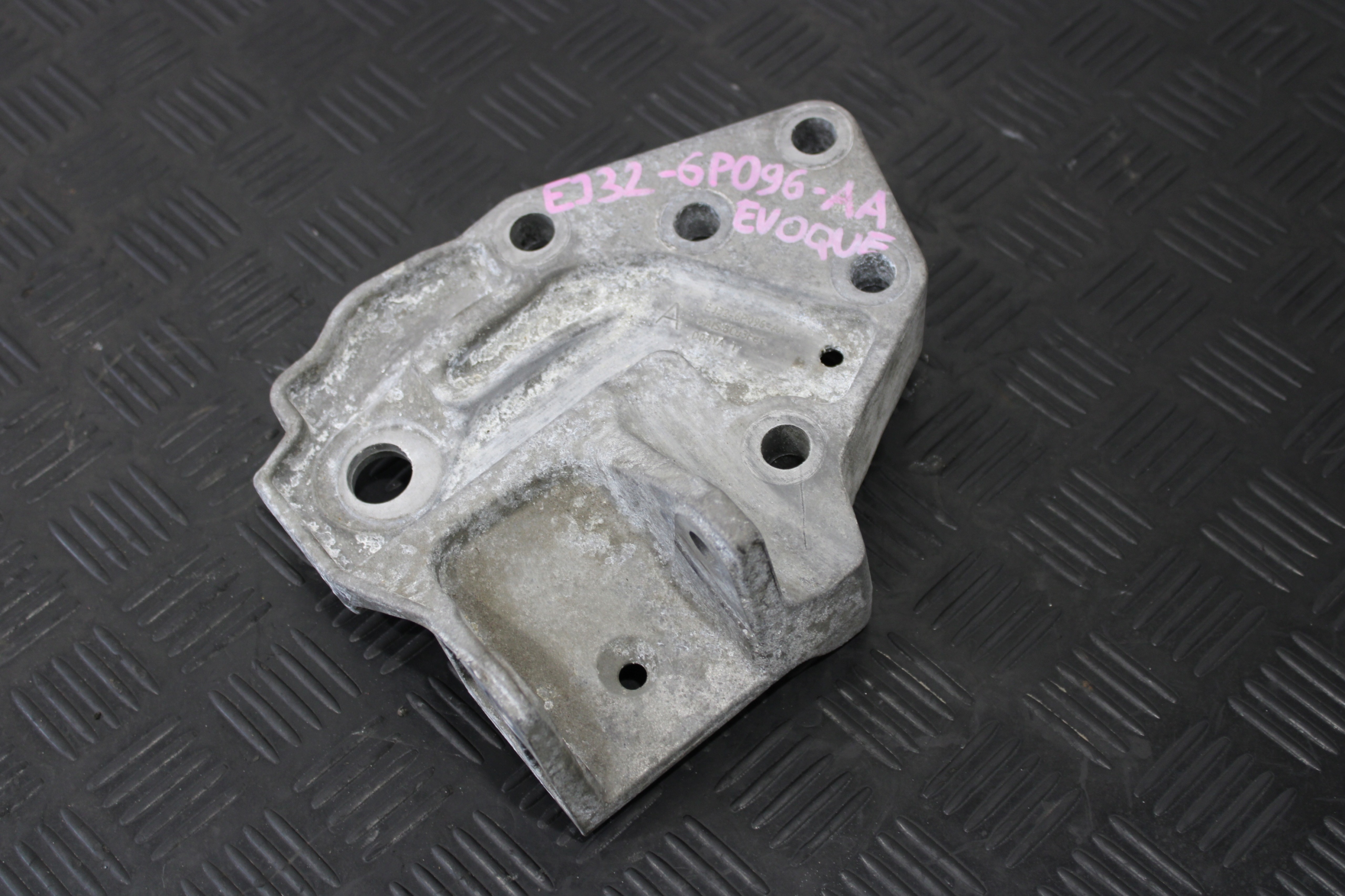 supporto staffa EVOQUE L538 EJ32-6P096-AA