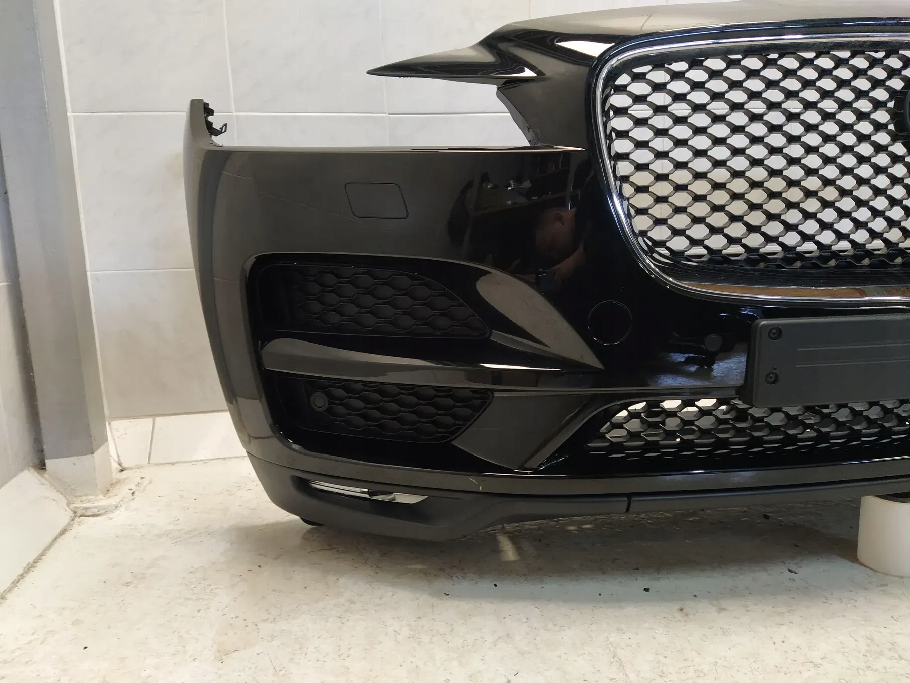 JAGUAR F-PACE X761 bumper front grill logo 4PDC fog lights washers KRATKI
