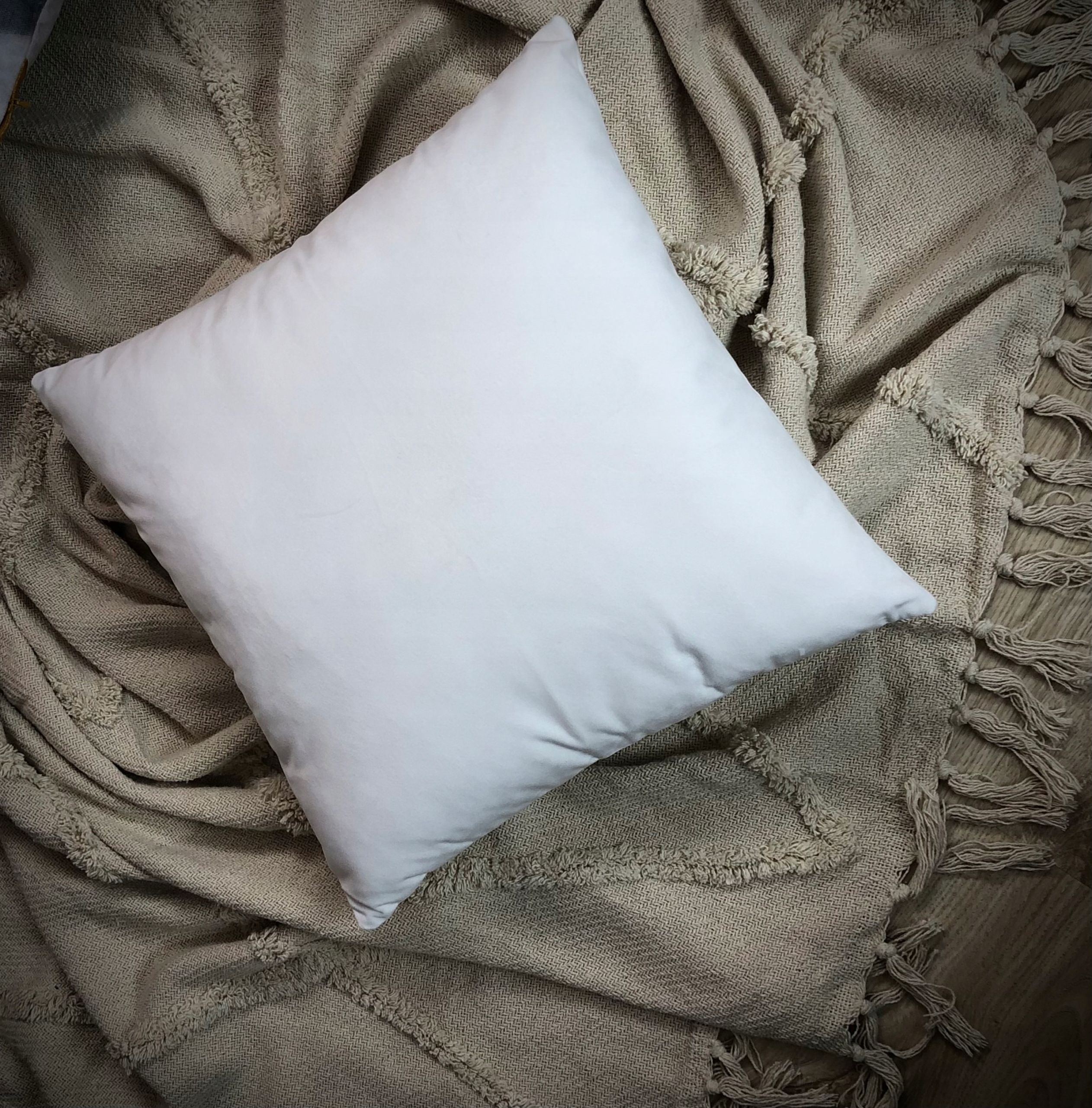 POSZEWKA WELUR VELVET BIAŁA 40x40 Kod producenta 4 4040