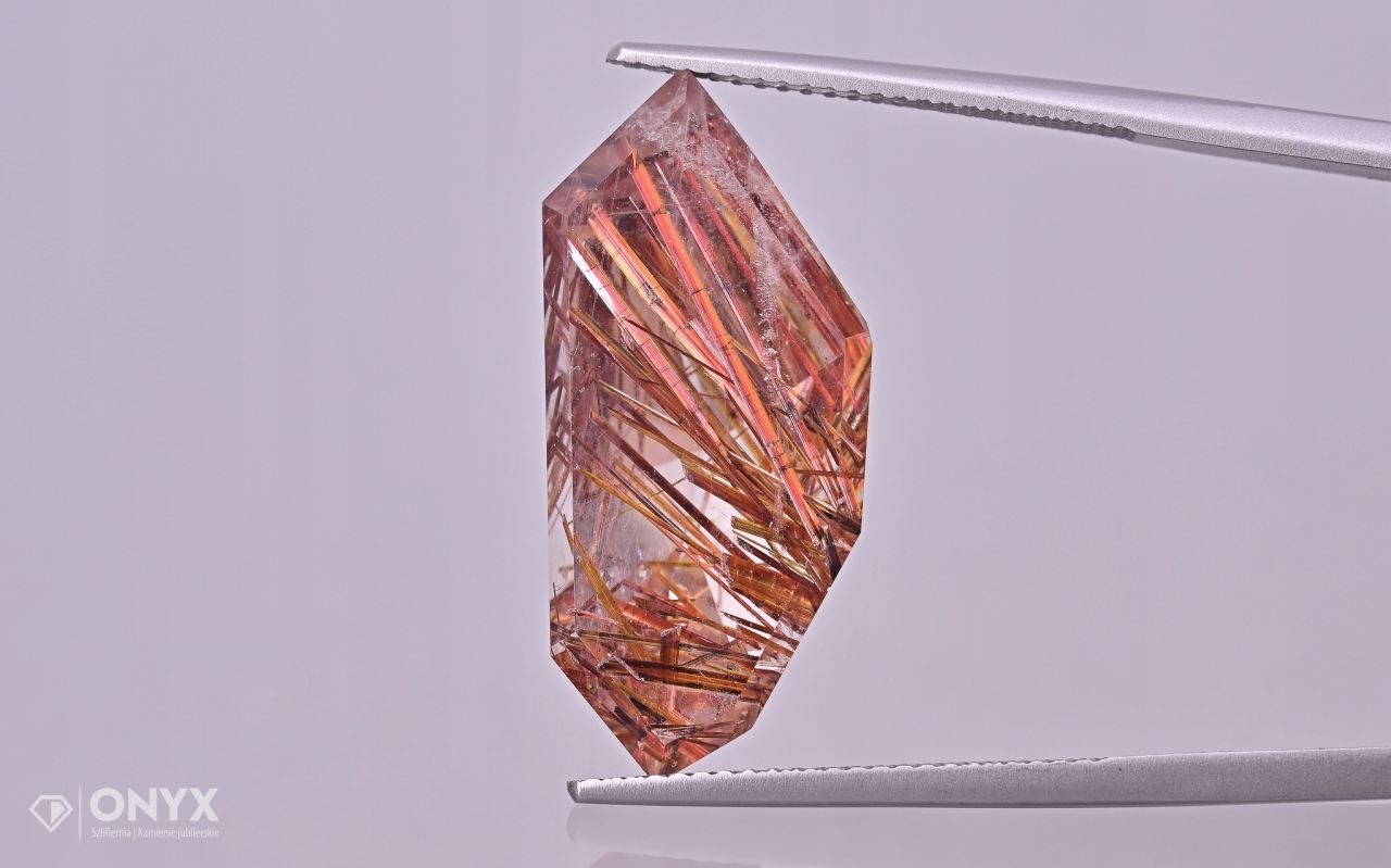 Křemen s rutilem fazetovaný nepravidelný 26x12 mm