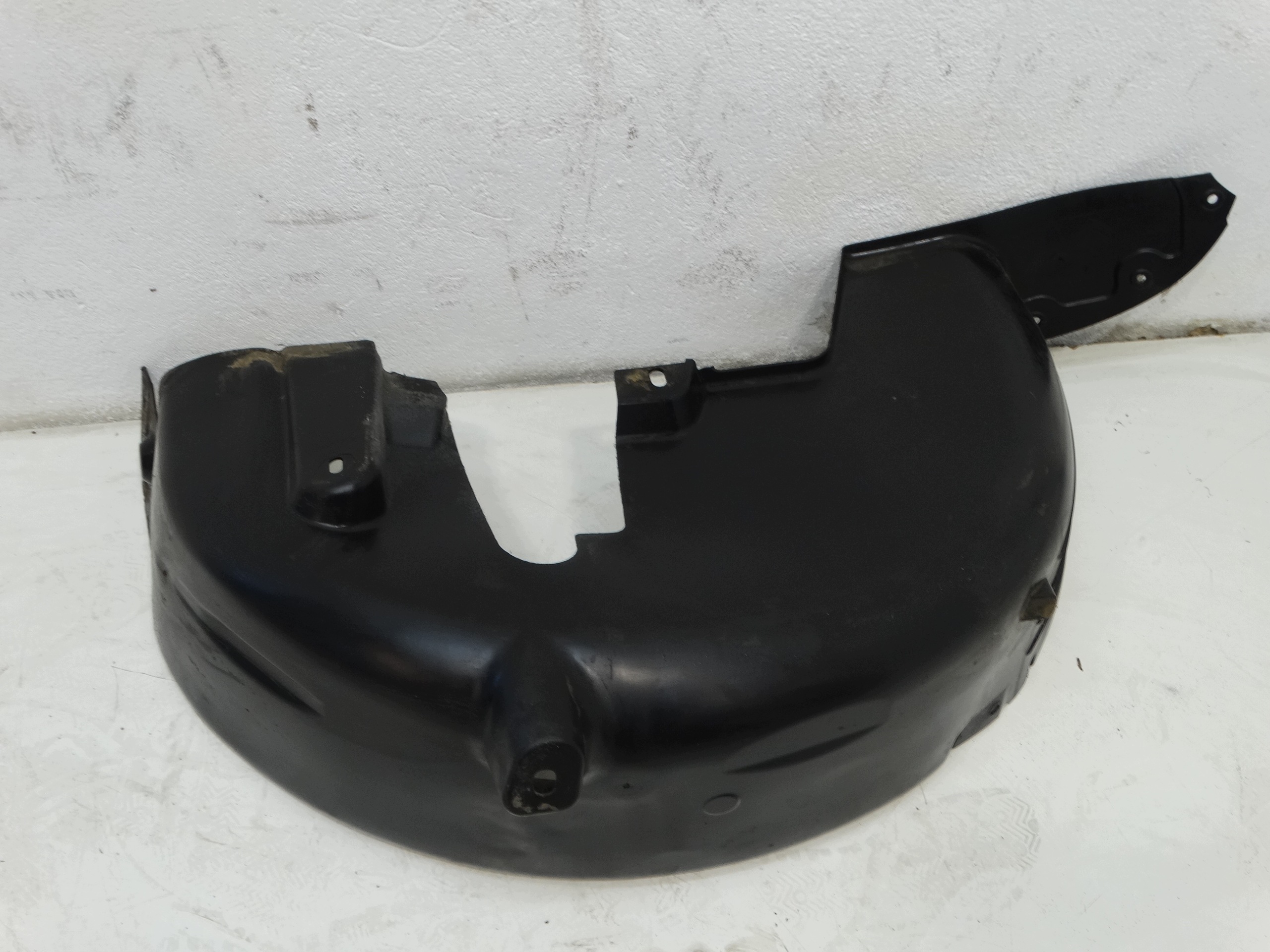 mudguard left rear. CITROEN C4 CACTUS 16R. 9801624380