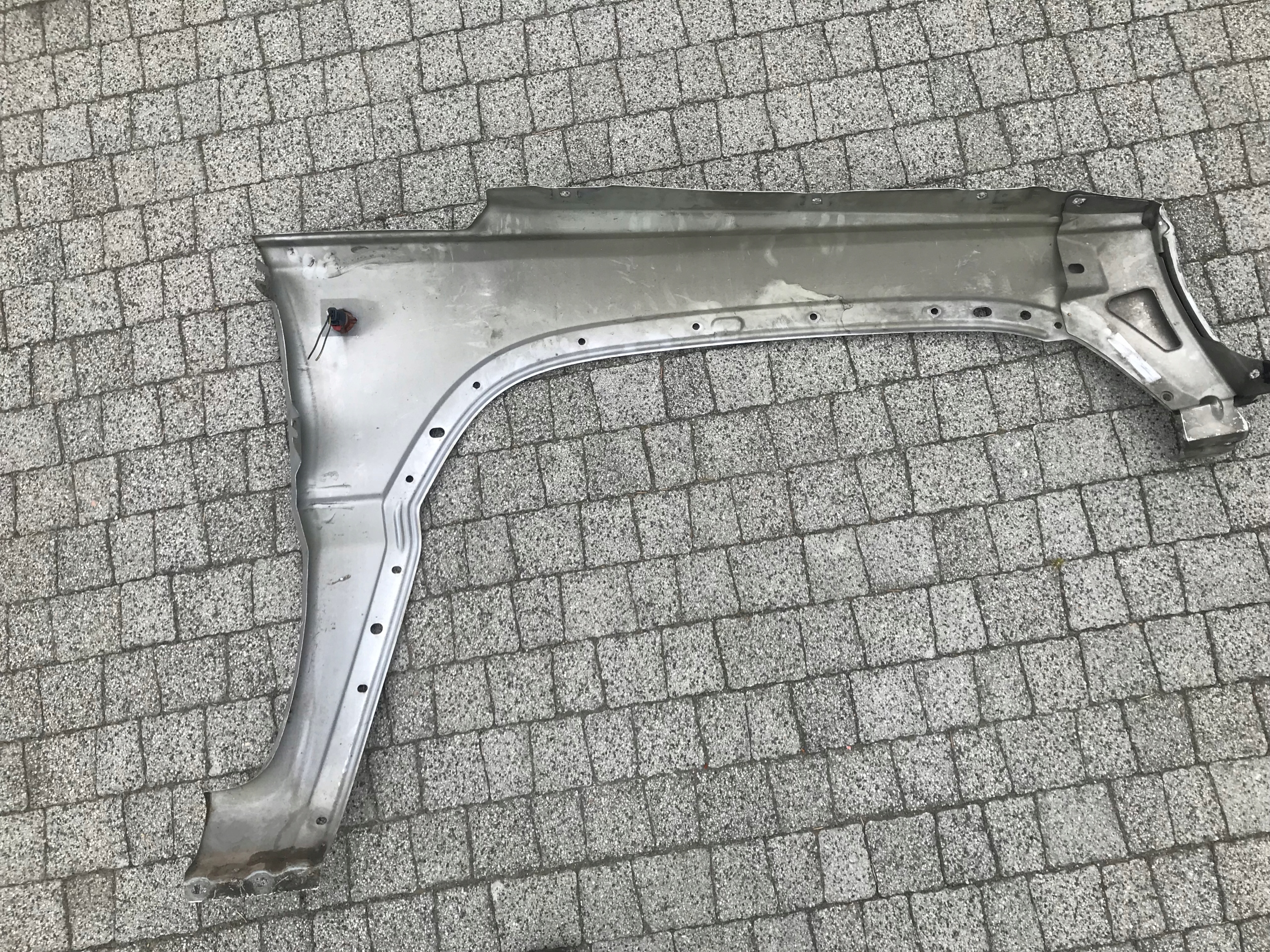 JEEP CHEROKEE KL LIBERTY fender left front original
