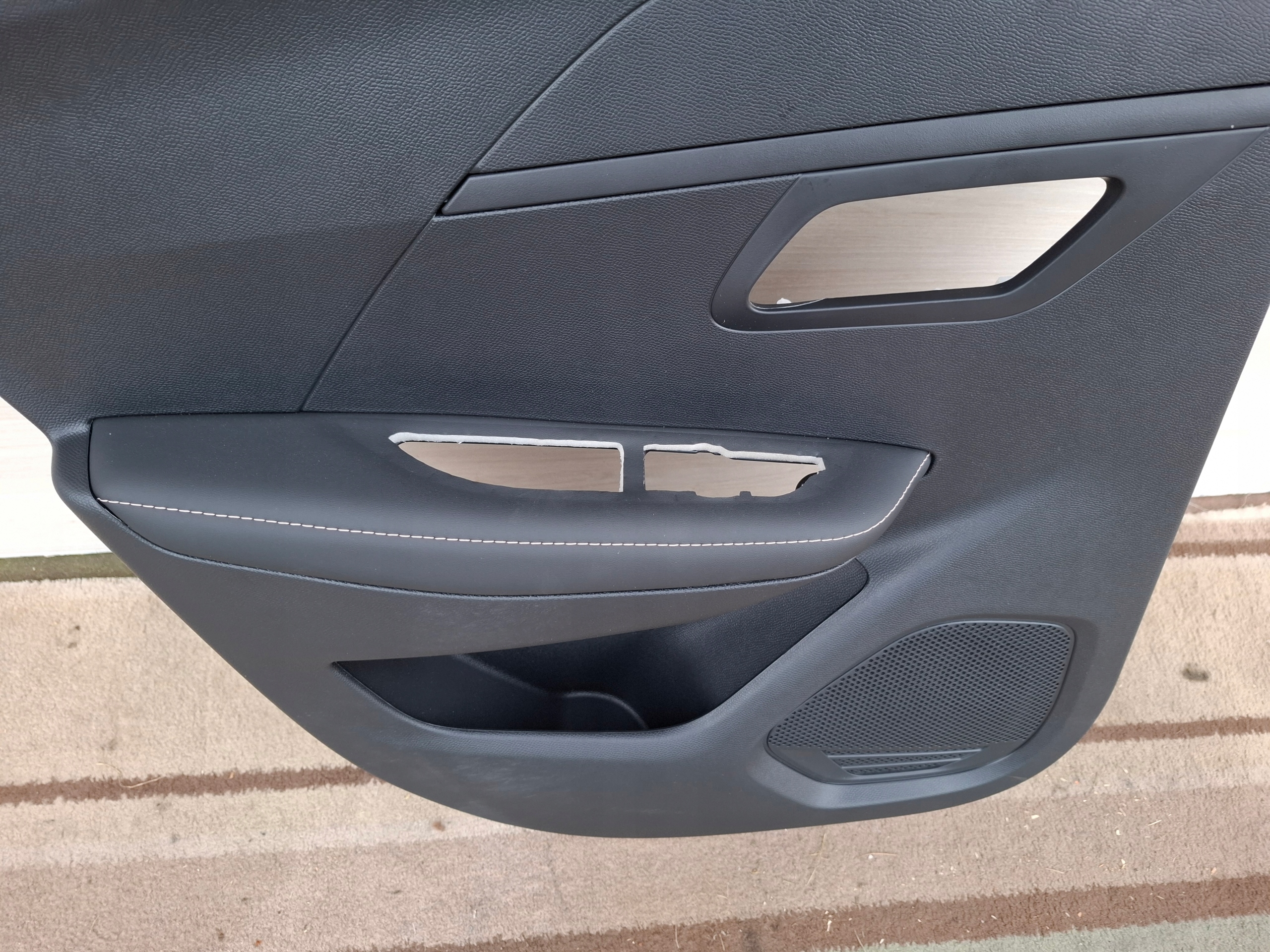 PEUGEOT 208 II upholstery side door left rear part