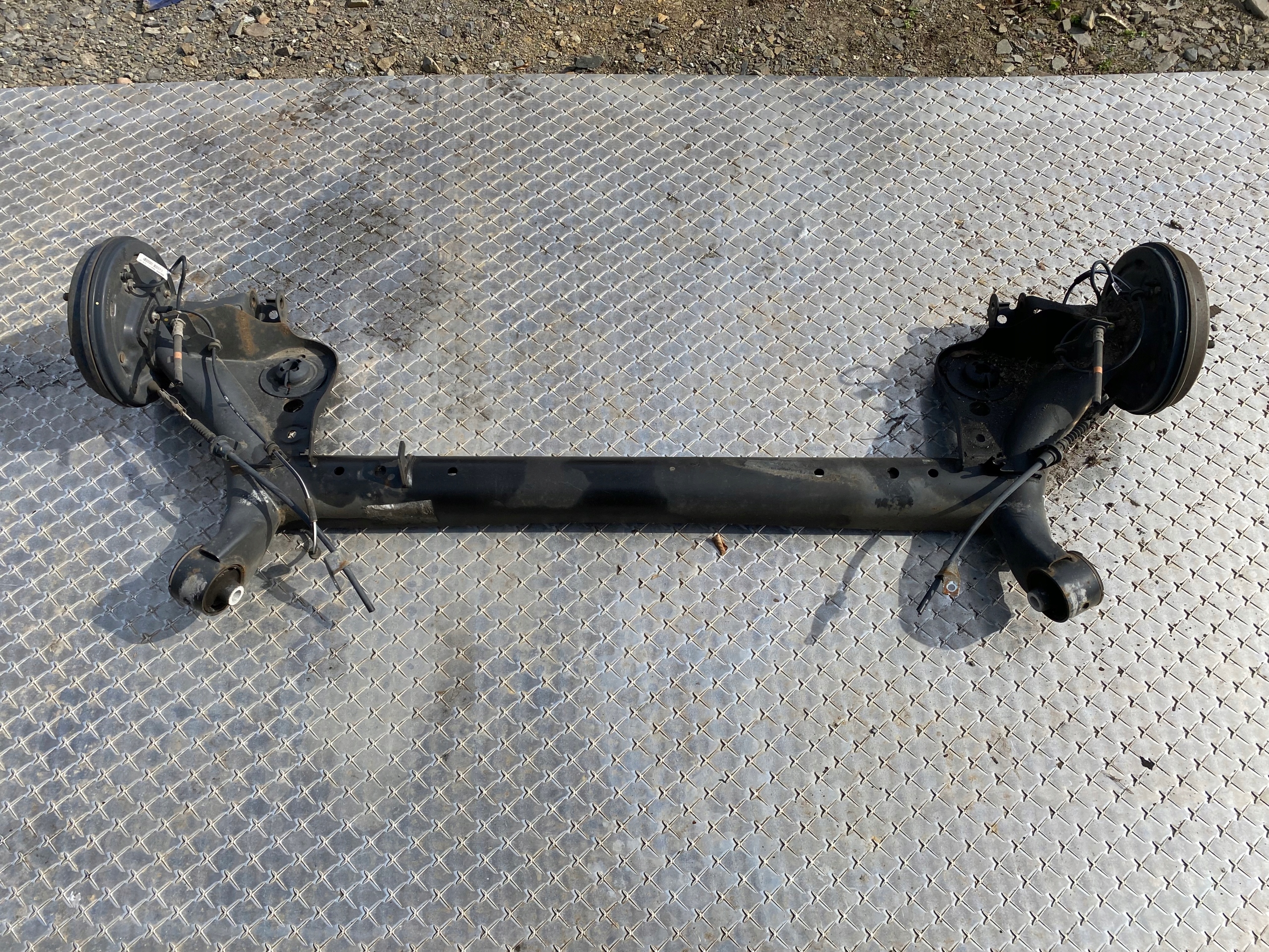 FORD KA PLUS + träger Achsträger heck