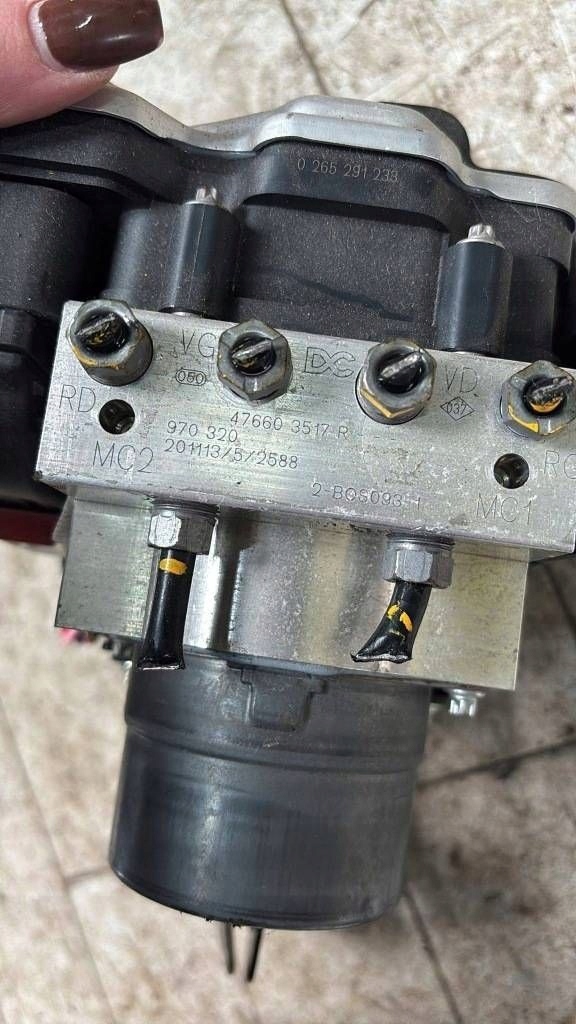 pump control unit ABS Renault Kangoo III IV 476603517R