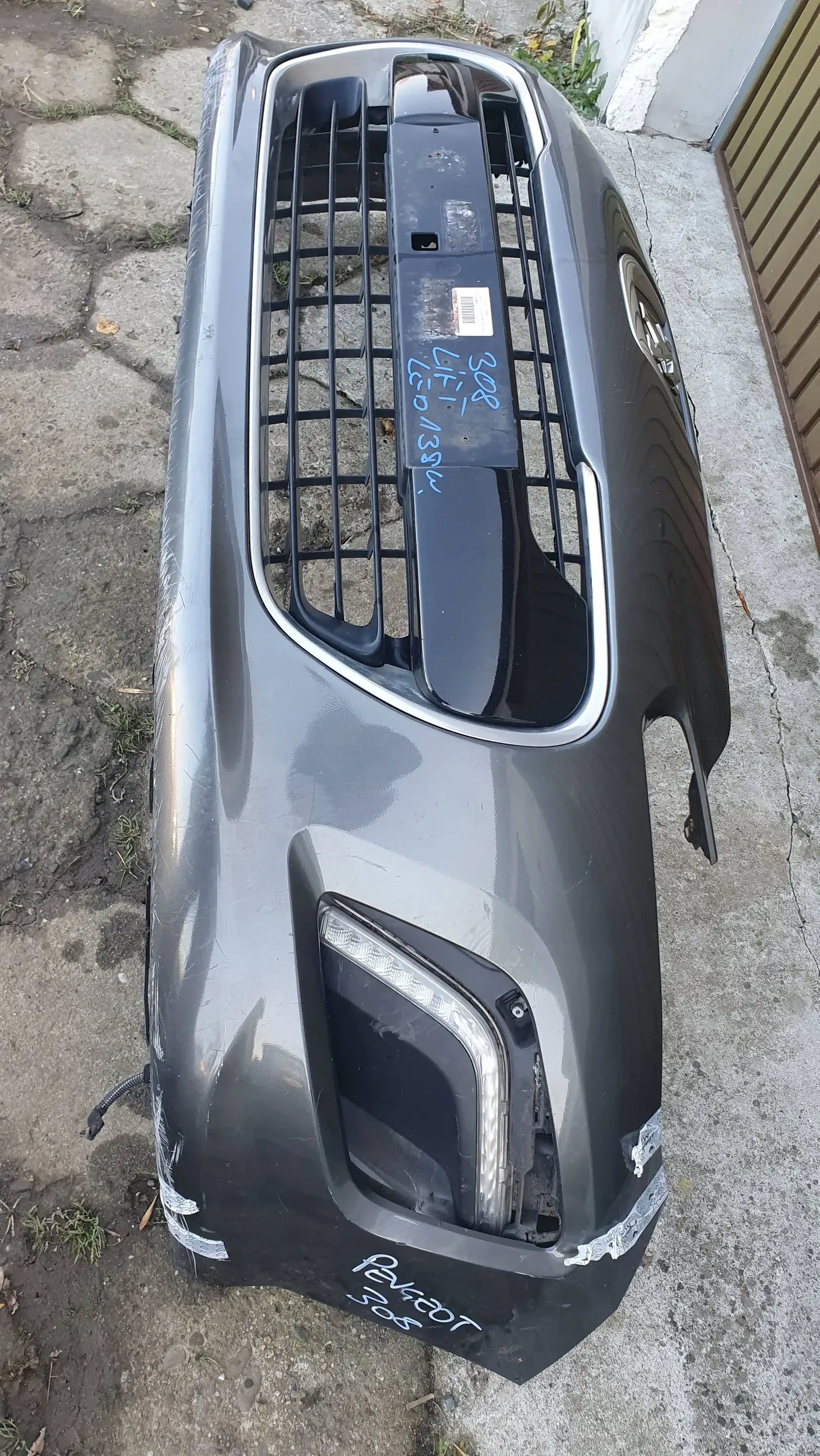 Peugeot 308 1 and Lift LED 11-13 front bumper front $