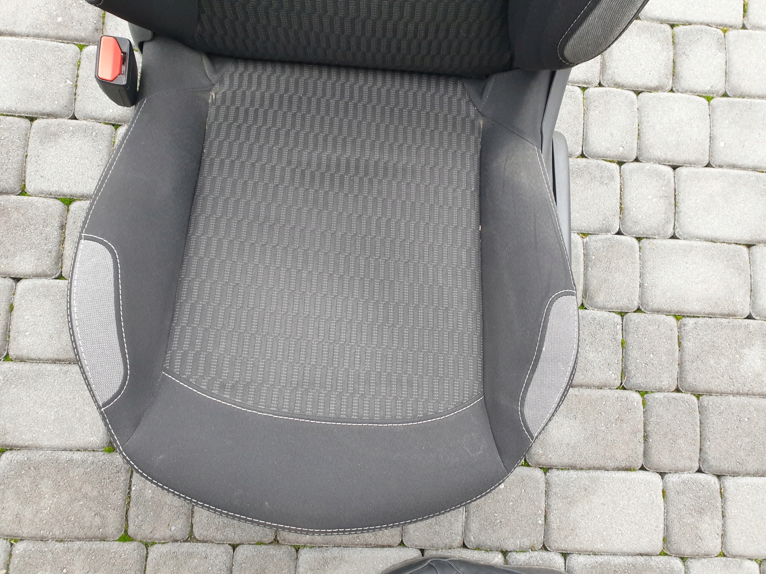 Sitz links PEUGEOT 208 2013-2019 LIFT 5D GORLICE