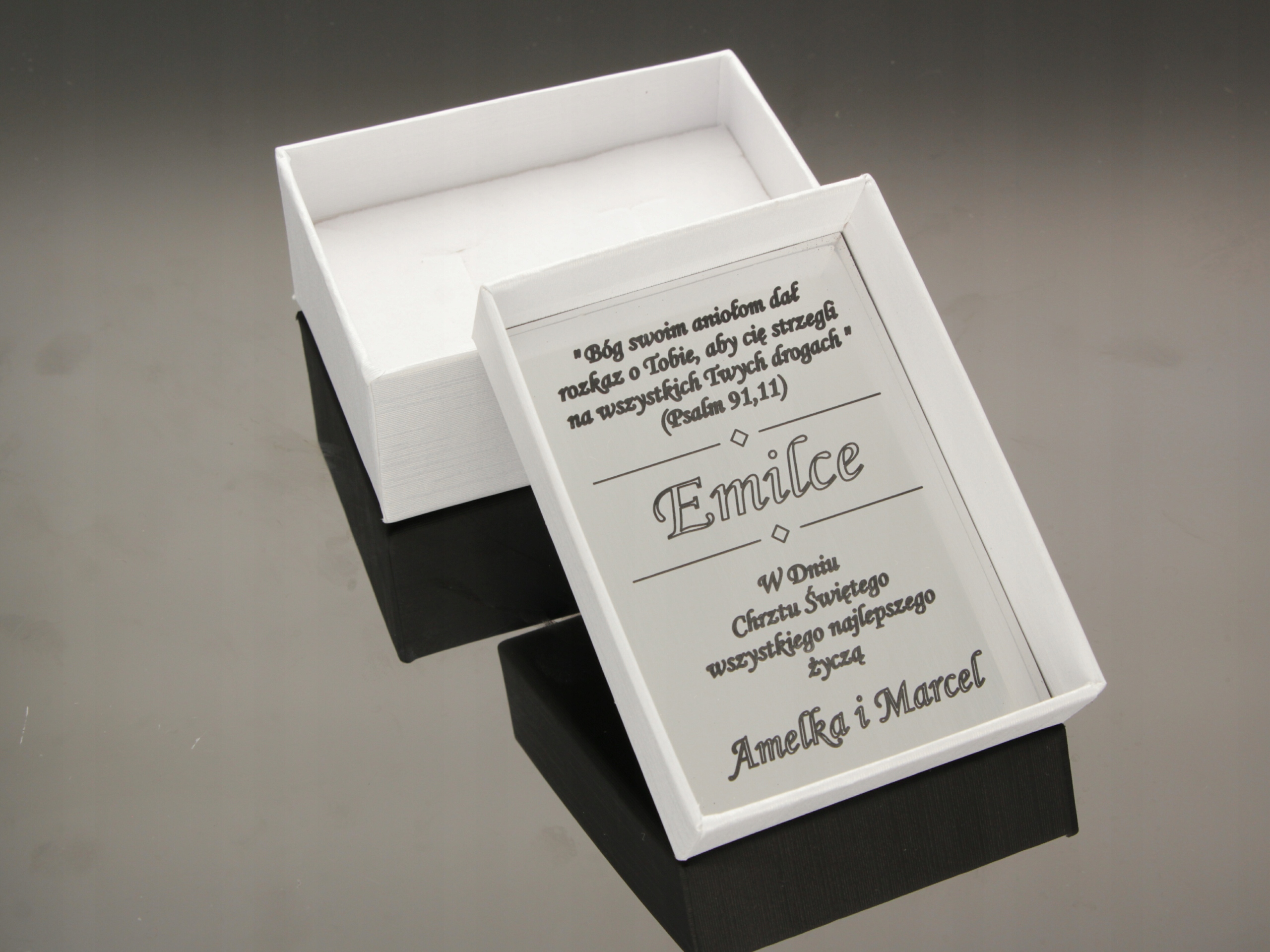 Złoty medalik aniołek w kółku - pr.333 Rodzaj Złote