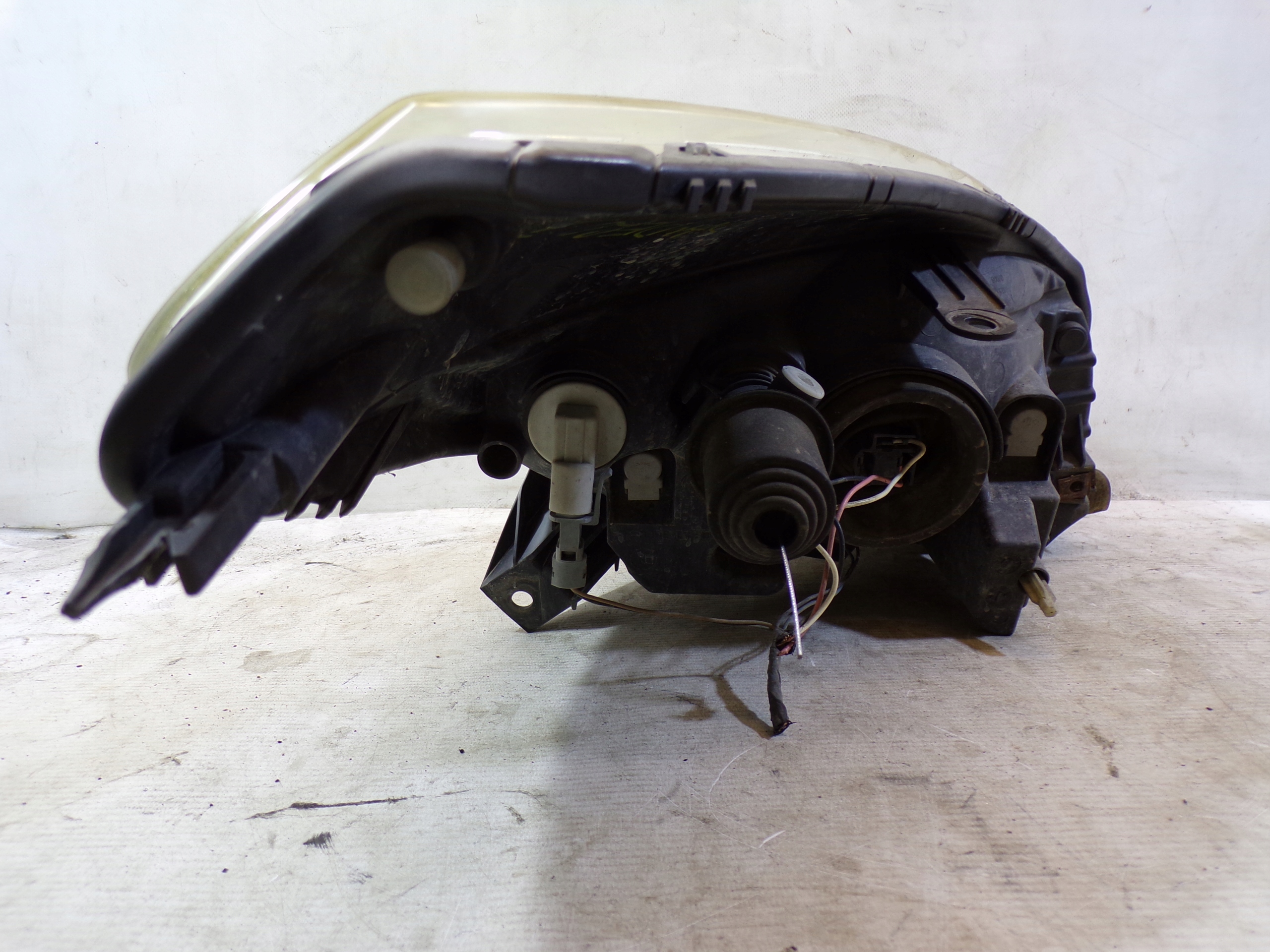 light front front left DACIA SANDERO 1 and (1)
