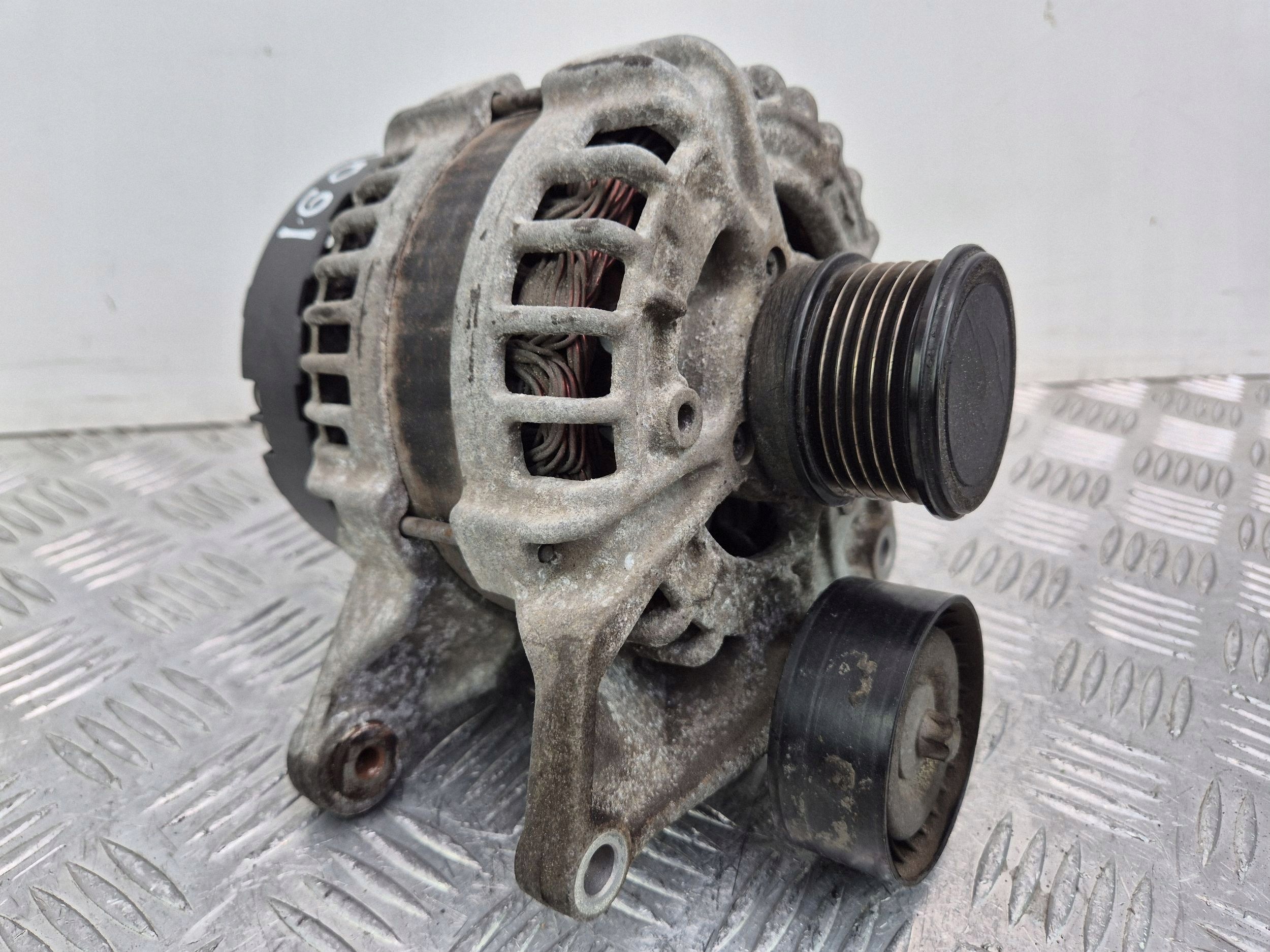 Mercedes E250 W212 2.0 Alternator 274.920 A0009060922