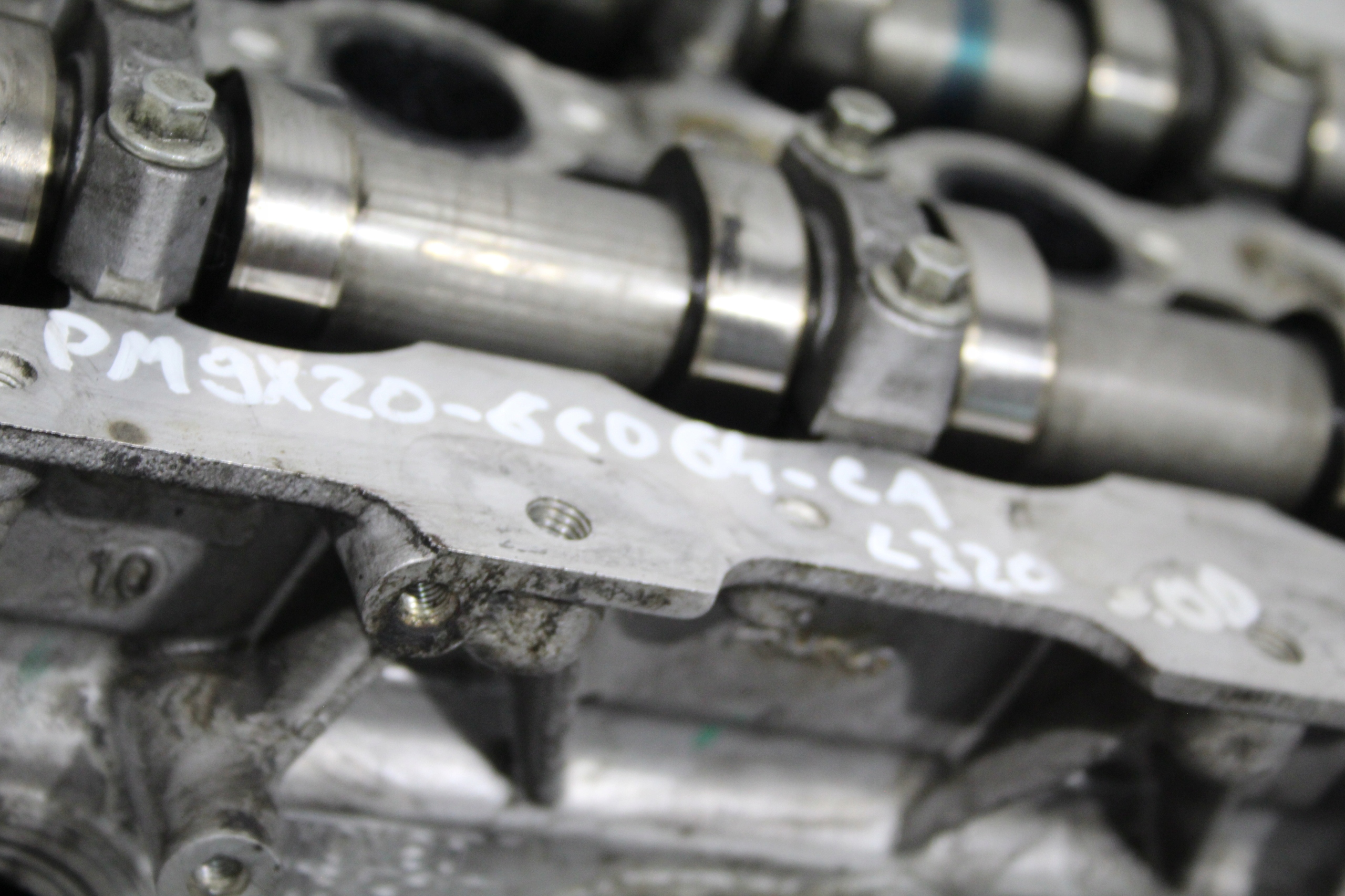 hlava ventily vačky RANGE ROVER SPORT L320 3,0 D 9X2Q-6C064-CA