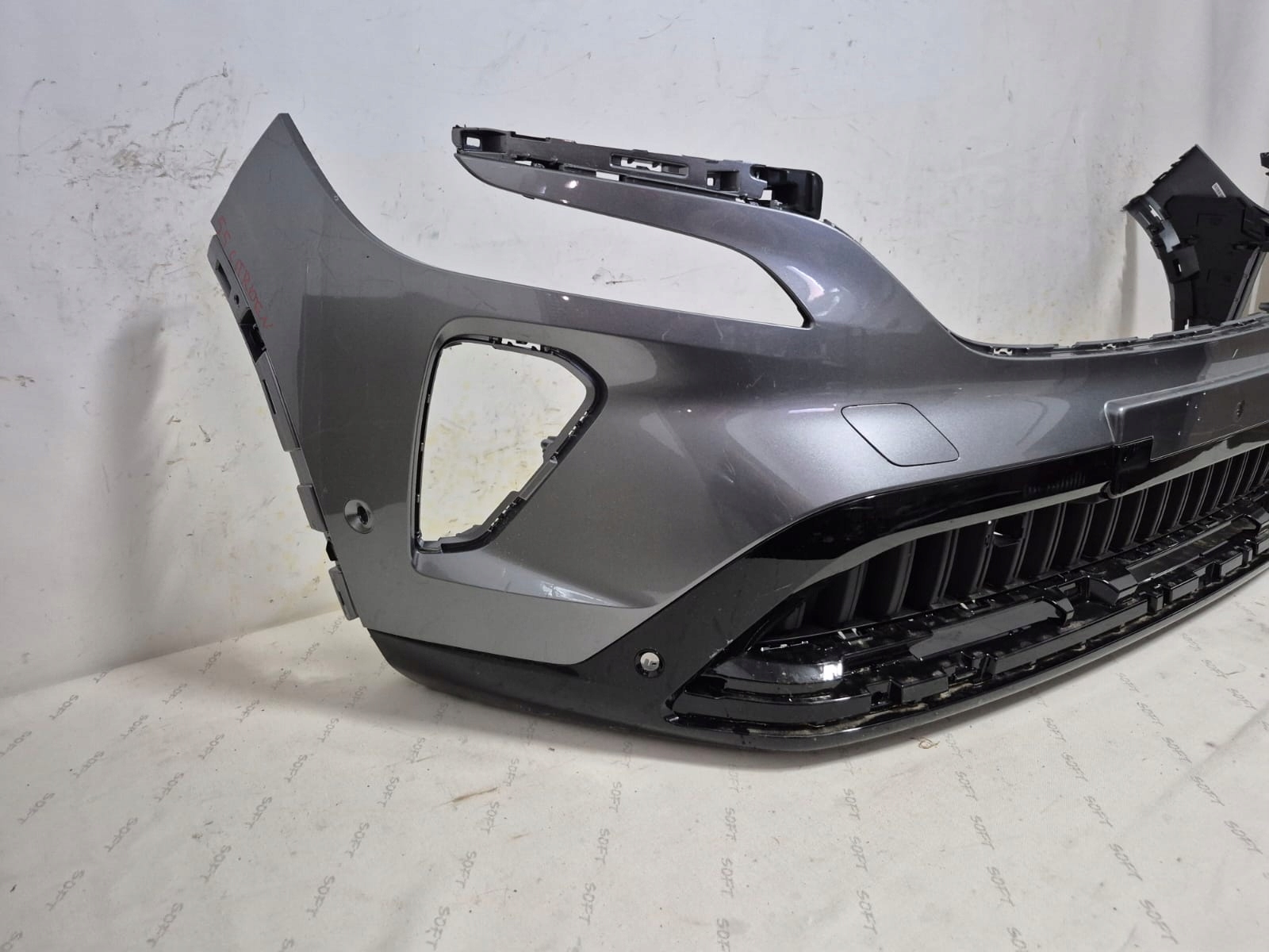 RENAULT AUSTRAL 22- bumper front front PDC 620225489R