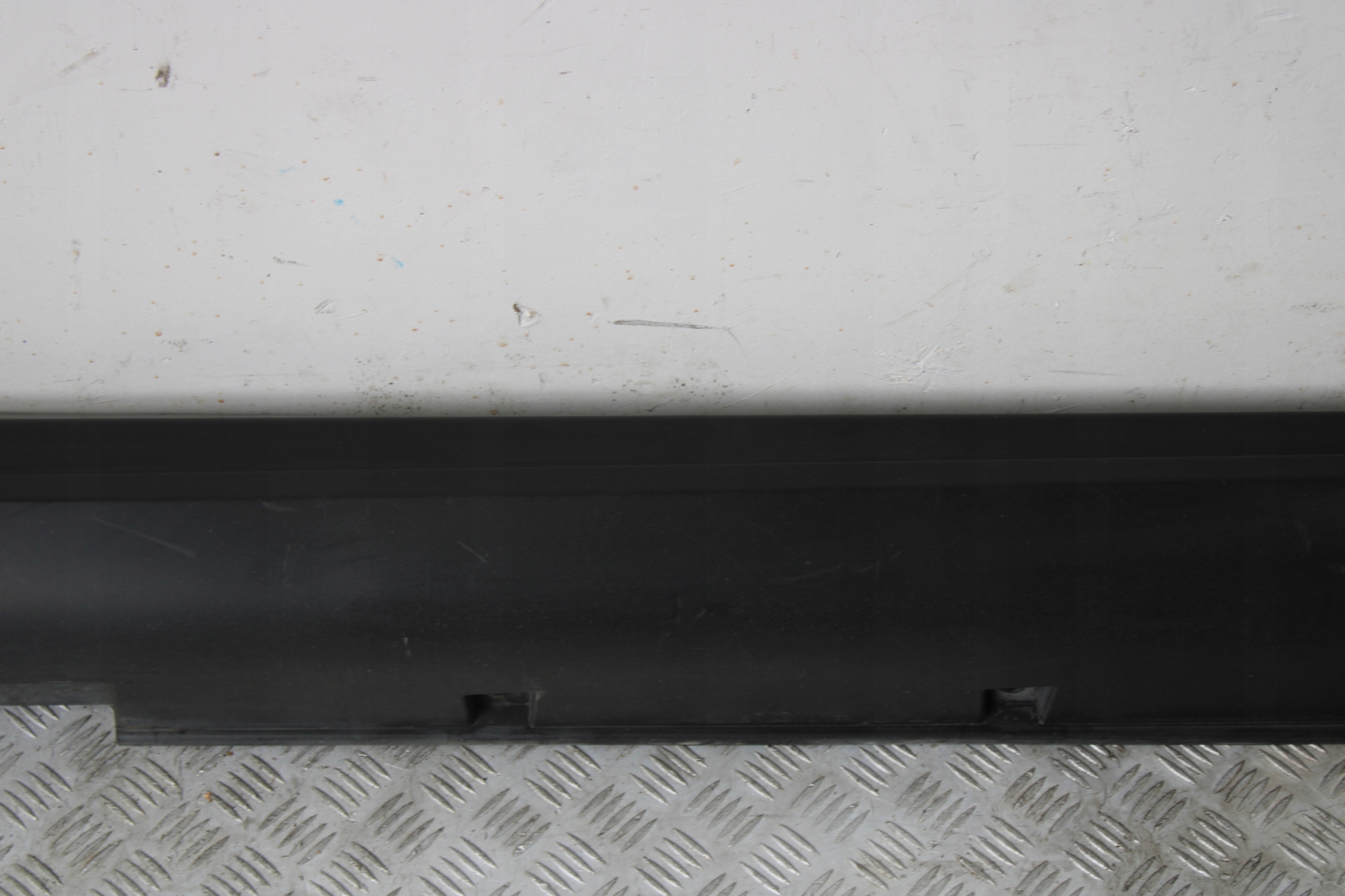 cap threshold threshold INFINITI QX70 76851-1CA0A